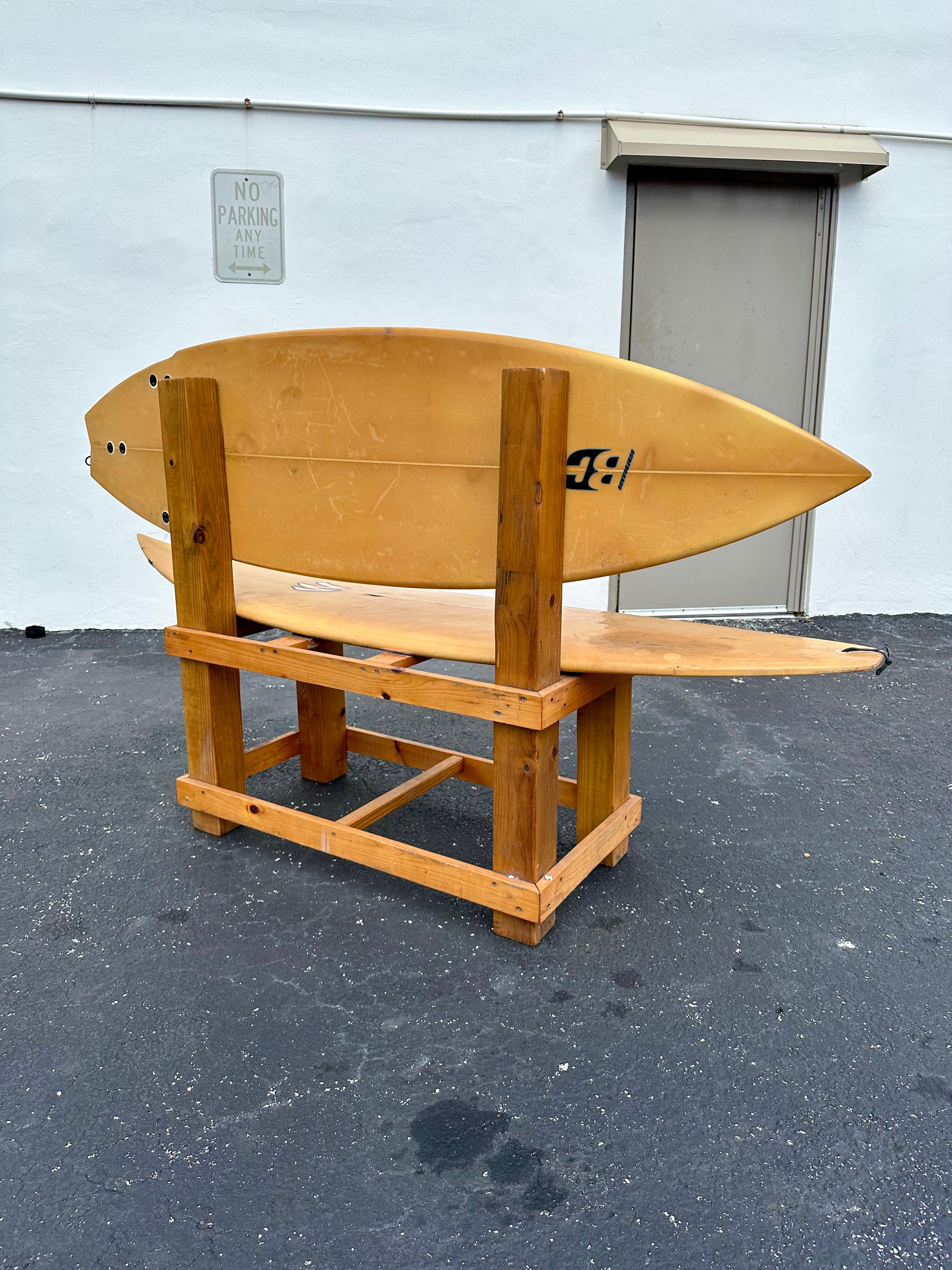 Banco escultórico de madera de tabla de surf doble de fibra de vidrio de los años 70 Settee en venta 1