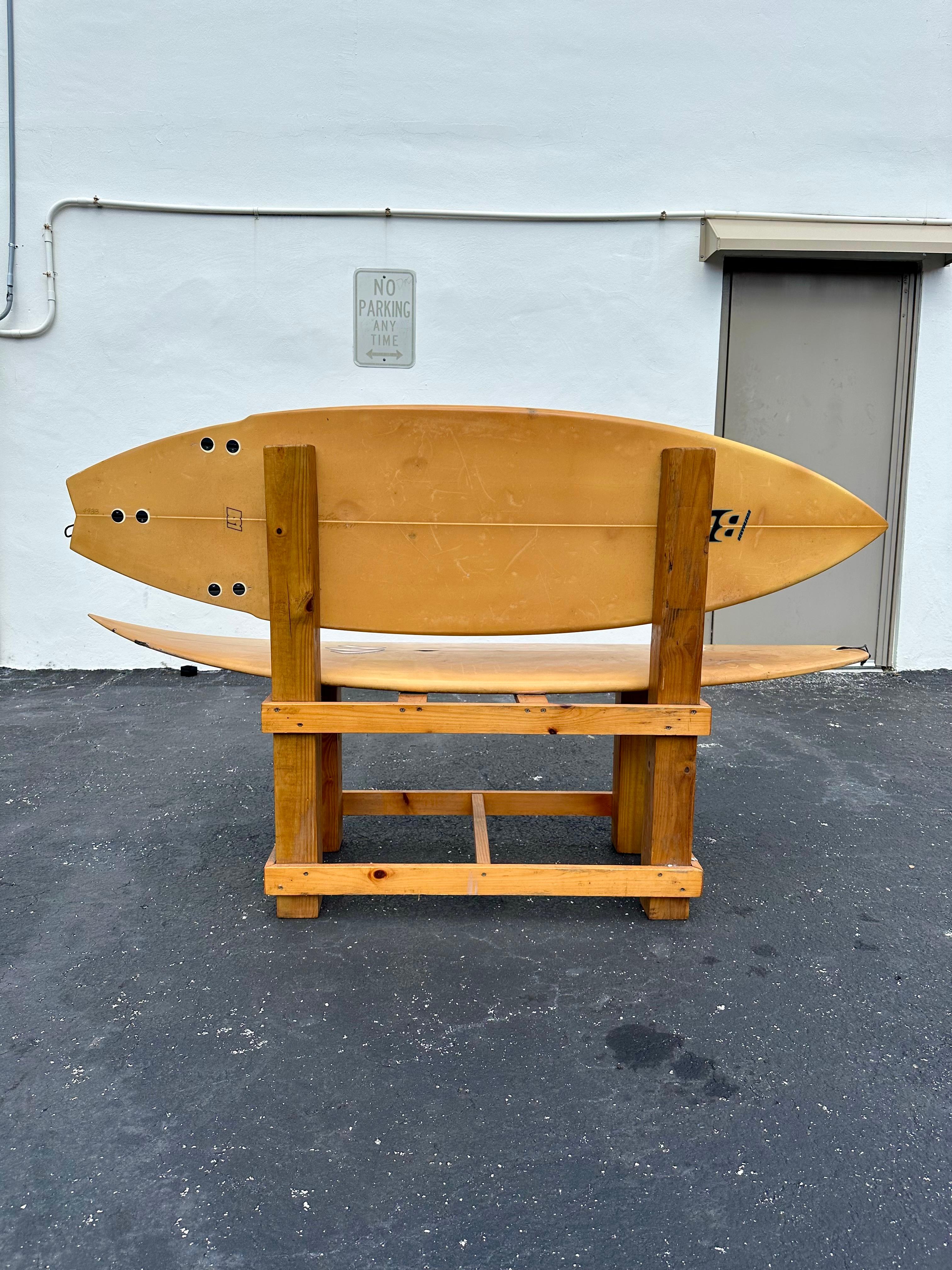 Banco escultórico de madera de tabla de surf doble de fibra de vidrio de los años 70 Settee en venta 2