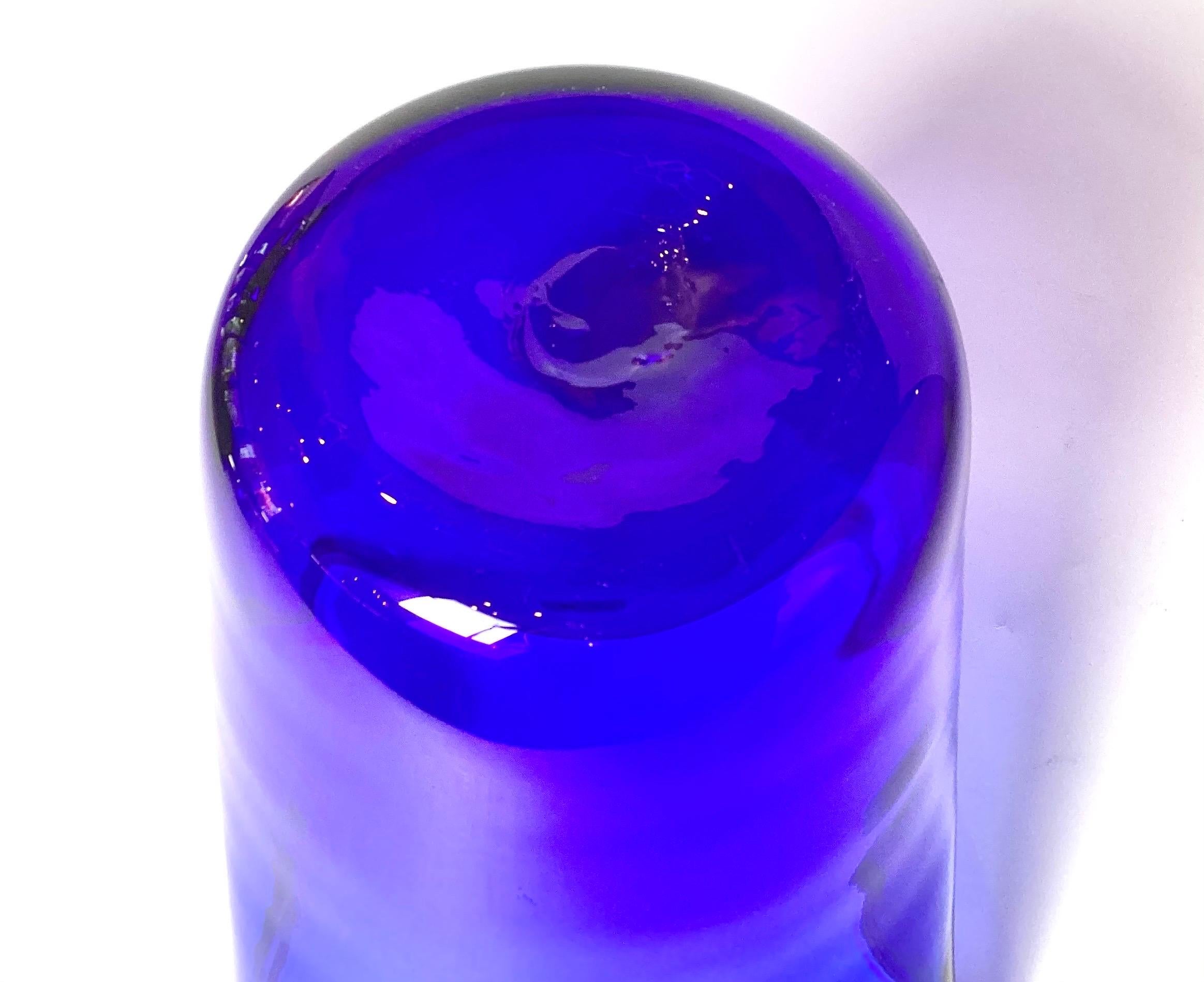 Vetro Vaso Blenko a balze blu cobalto del 1970 in vendita