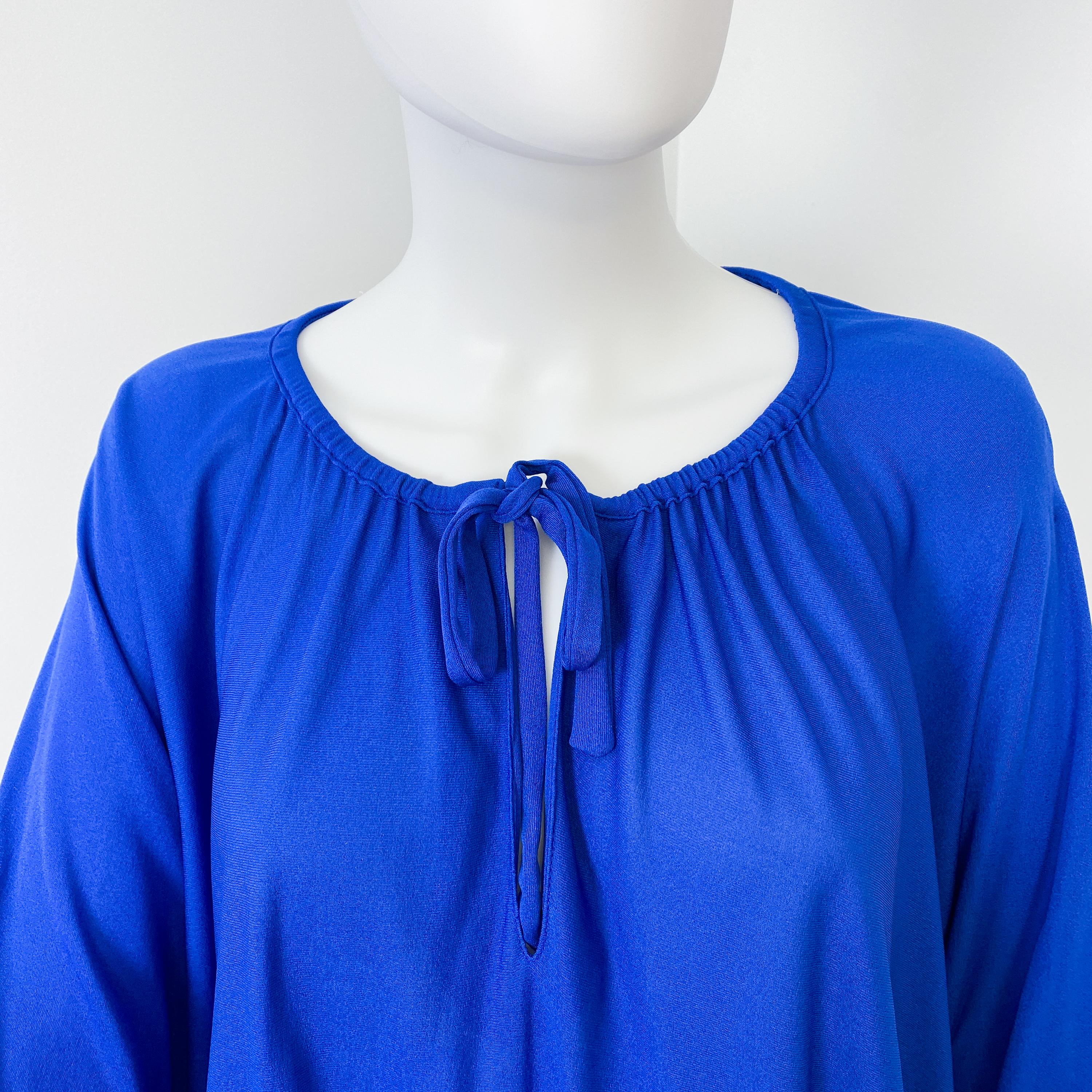 1970 Cobalt Blue Jersey Cocktail Dress with Bat Wing Sleeves Size 8/10 en vente 5