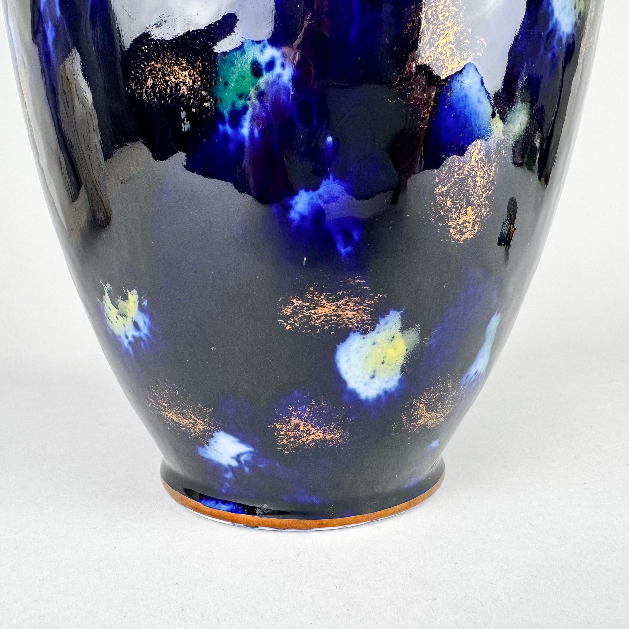 1970er Jahre Kobaltfarbene Porzellanvase von Wallendorf, Deutschland im Angebot 1