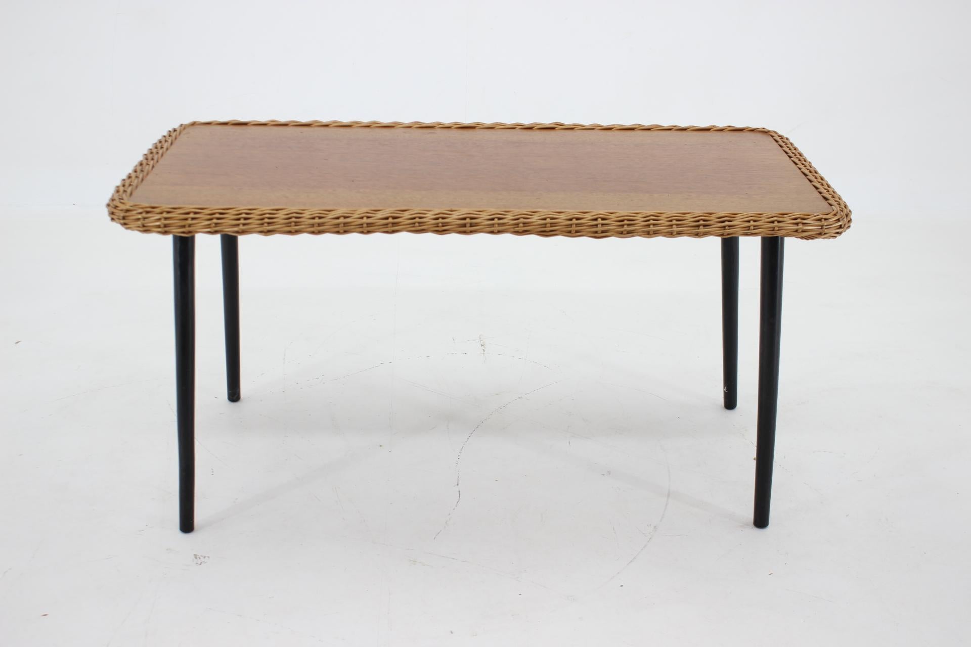 1970s Coffe Table with Rattan Edge, France In Good Condition For Sale In Praha, CZ