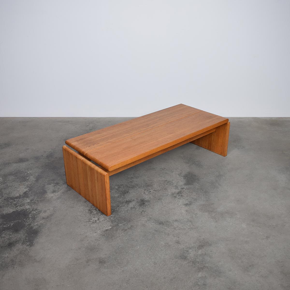 Vintage mid century modern design coffee table by Harry de Groot for leolux, 1976.  The coffee table has a solid oak frame, is in good condition and has minimal signs of use.