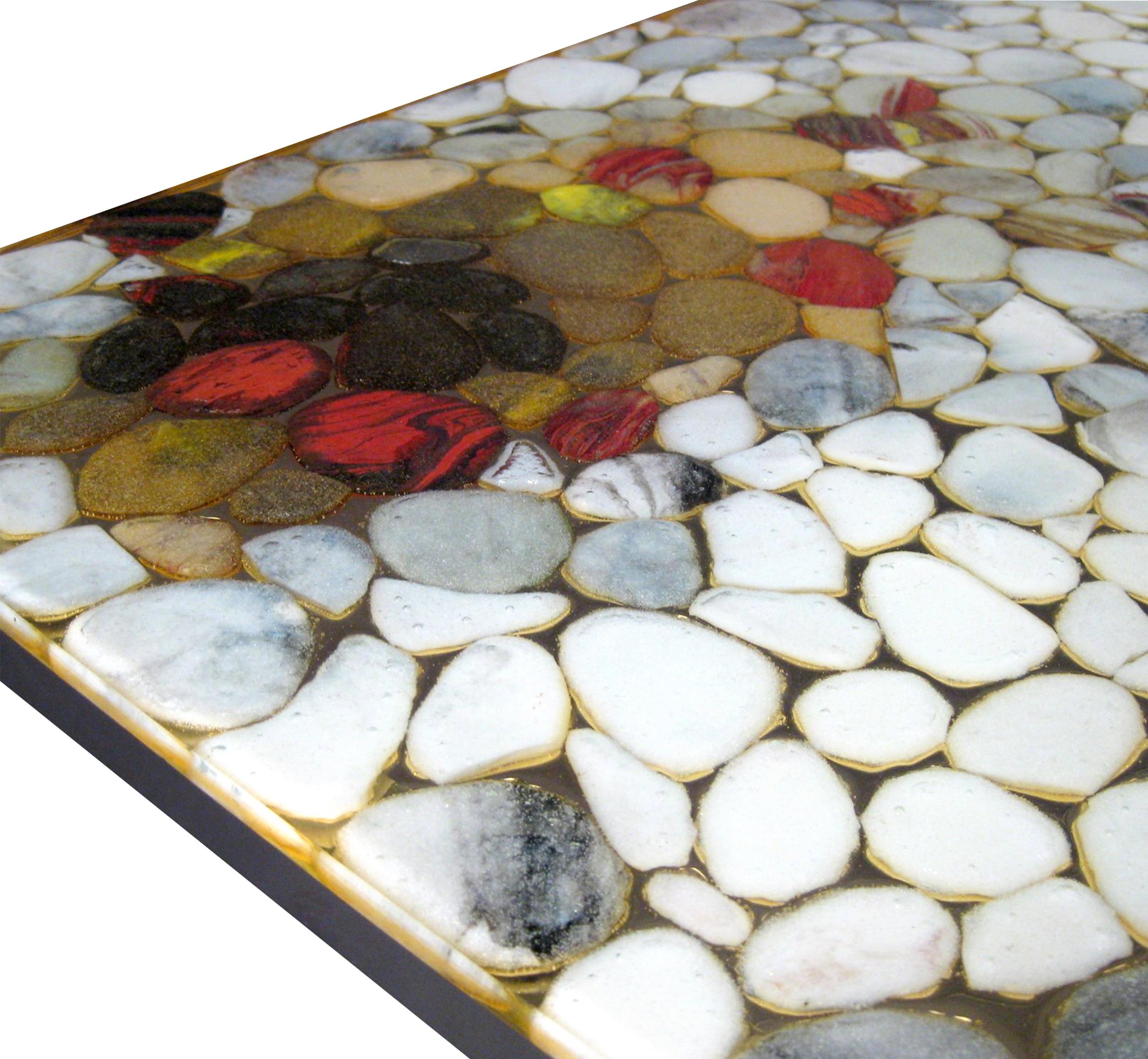 Mid-Century Modern Table basse danoise des années 1970 avec plateau en pierre naturelle et acrylique en vente