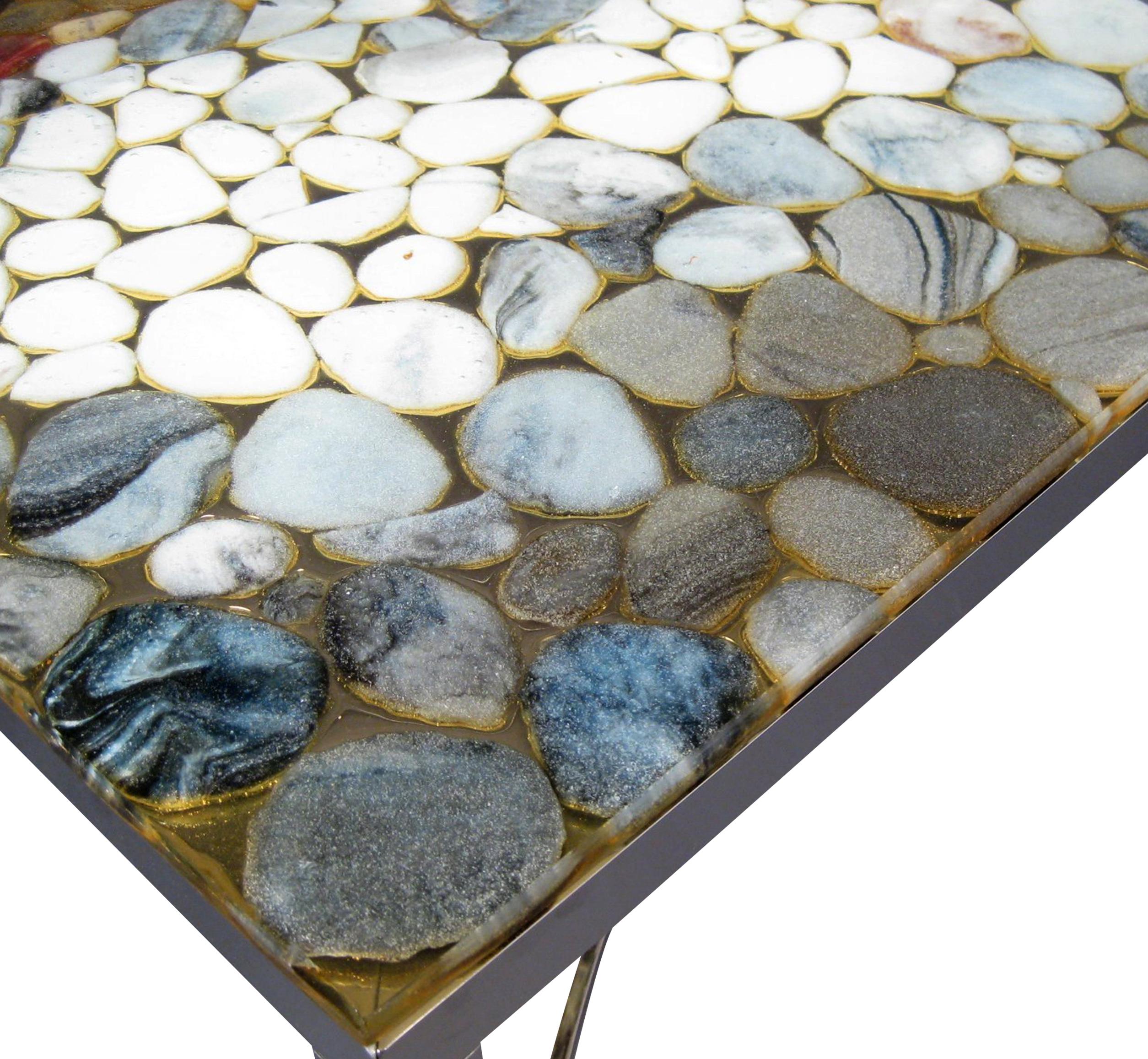 Danois Table basse danoise des années 1970 avec plateau en pierre naturelle et acrylique en vente