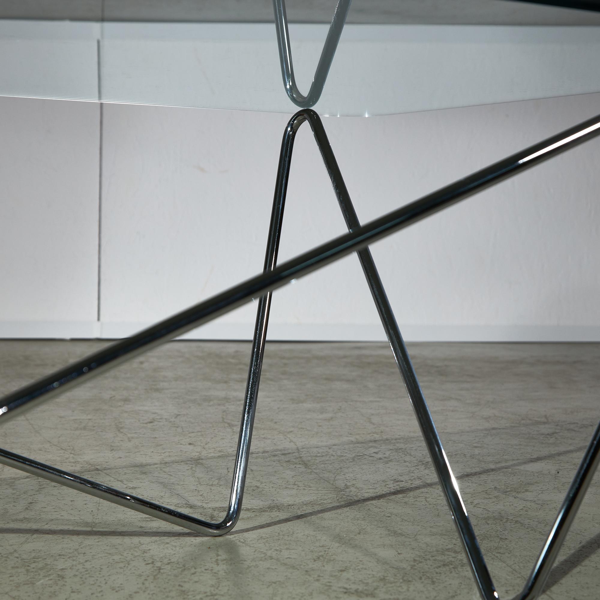 1970's Coffee Table with Tempered Glass on Zig-Zag Frame For Sale 3