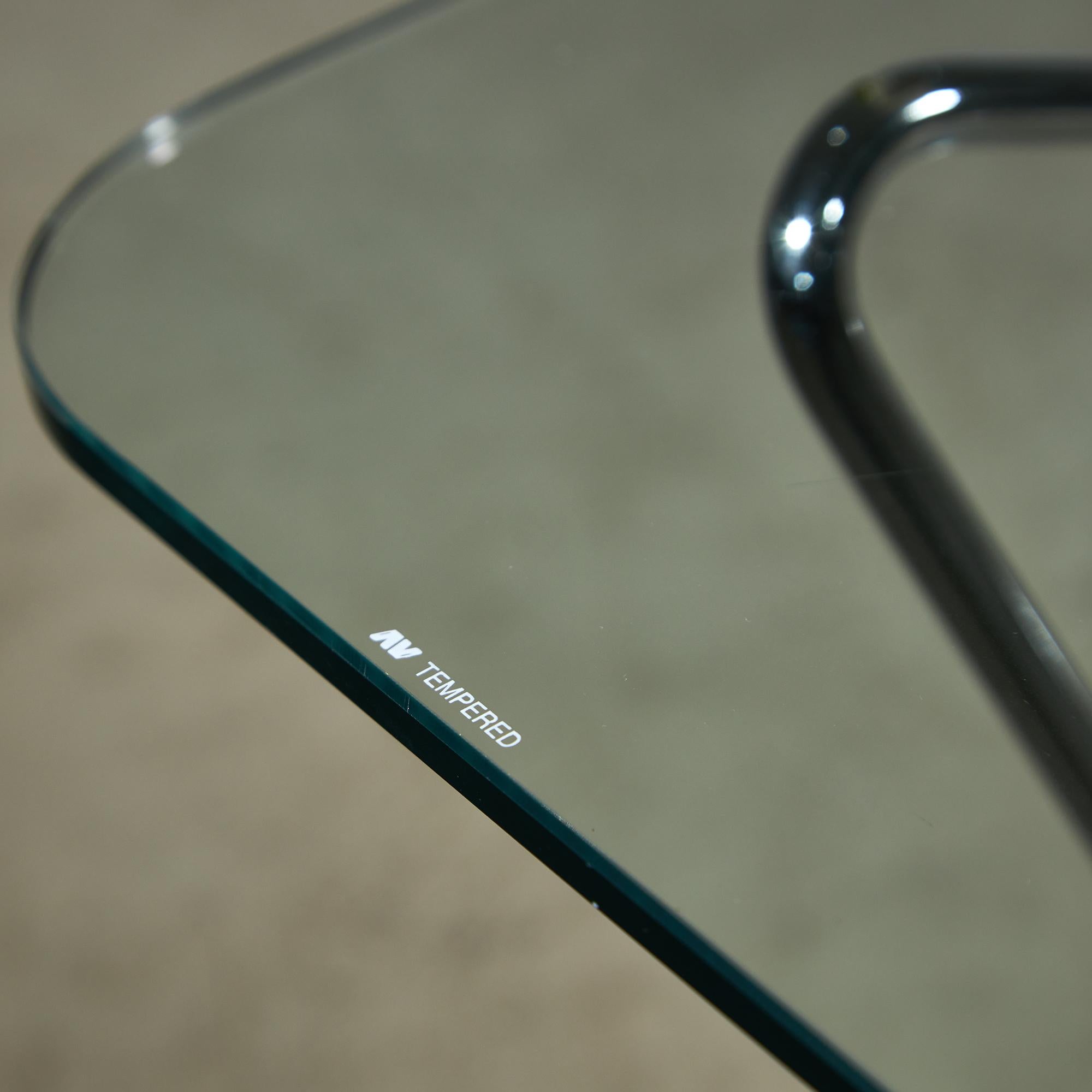 1970's Coffee Table with Tempered Glass on Zig-Zag Frame For Sale 4