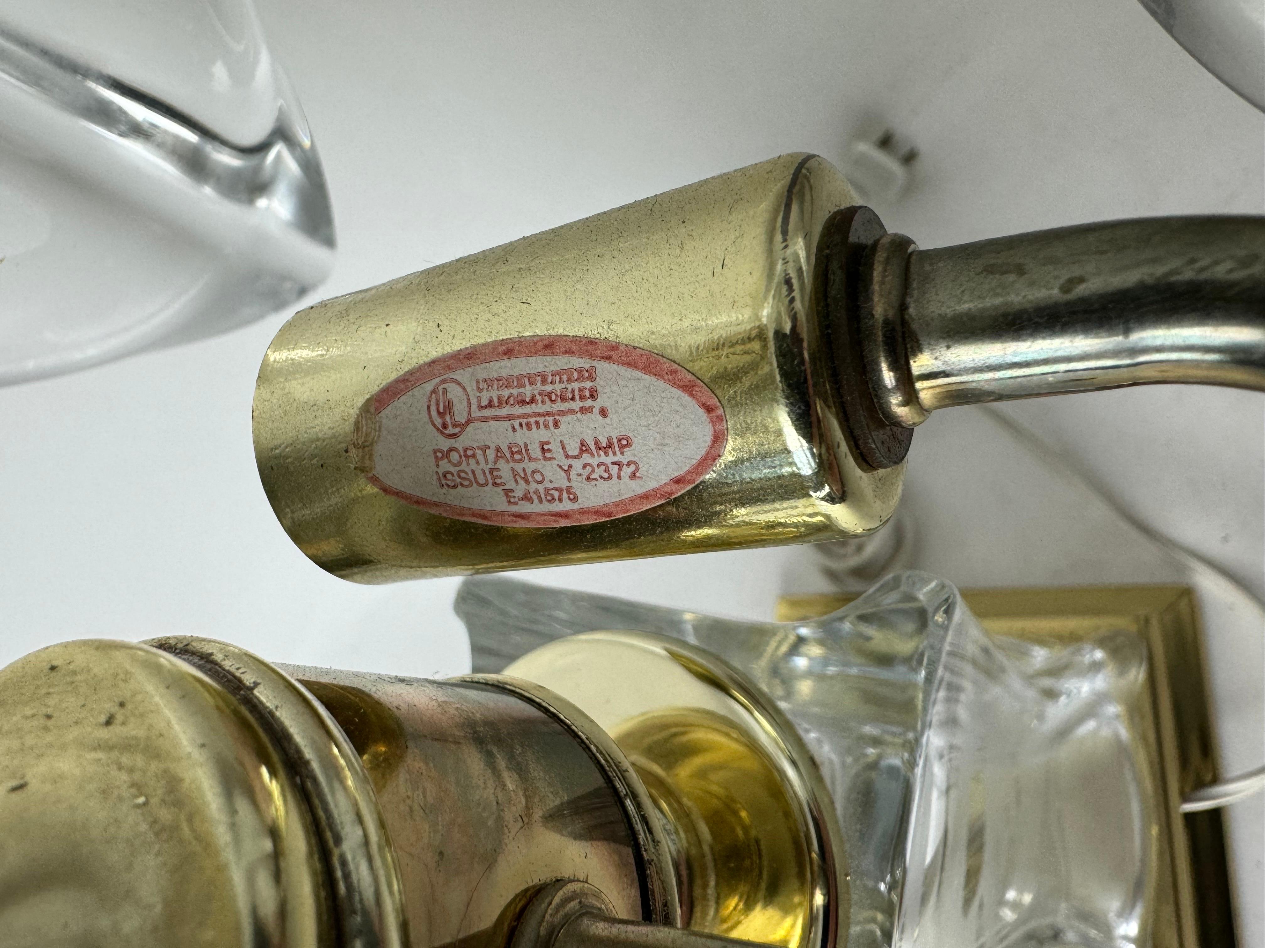 Lampe de table en cristal au plomb et laiton du Cofrac des années 1970 en vente 3