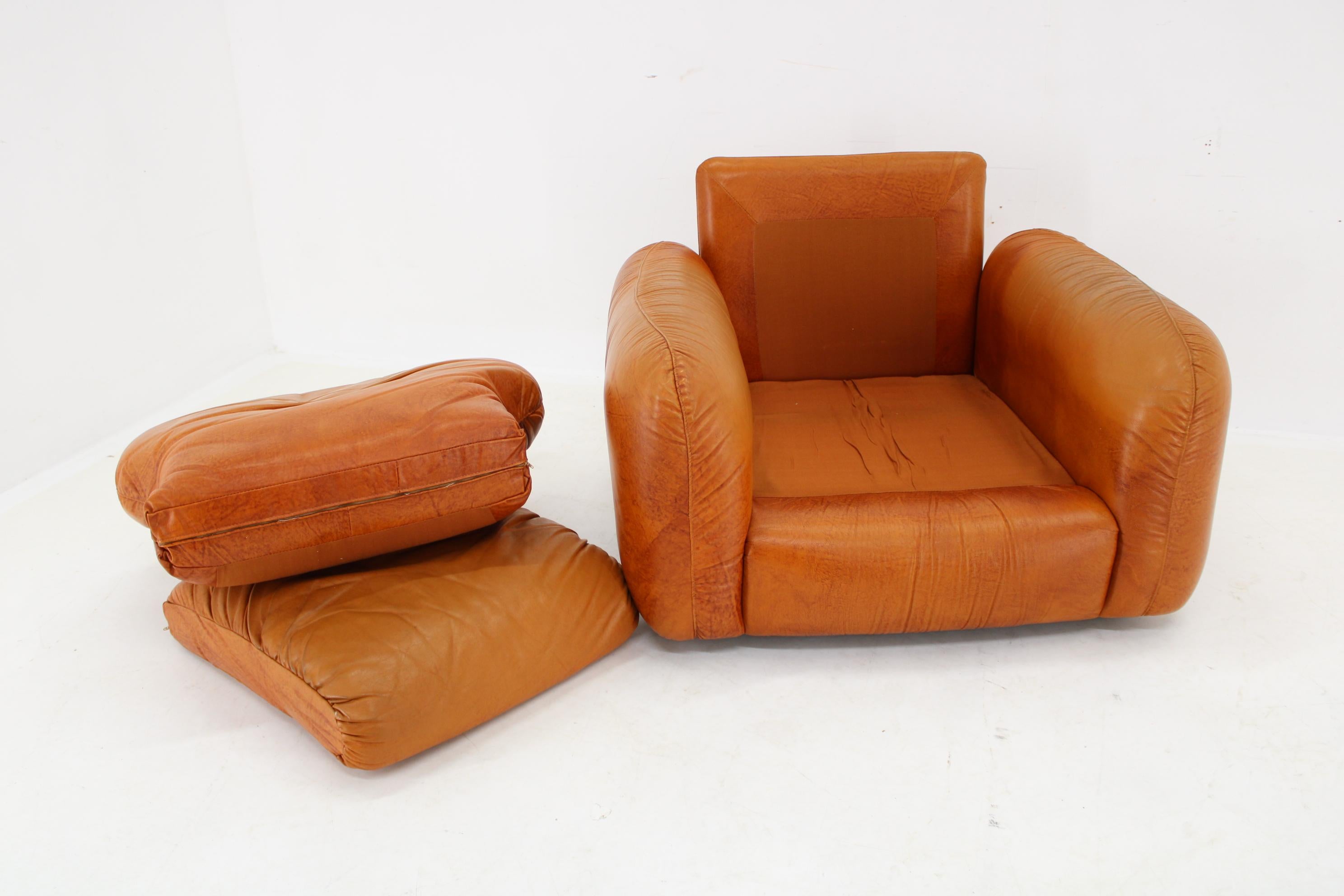 1970s  Cognac Leather Armchair, Italy For Sale 6