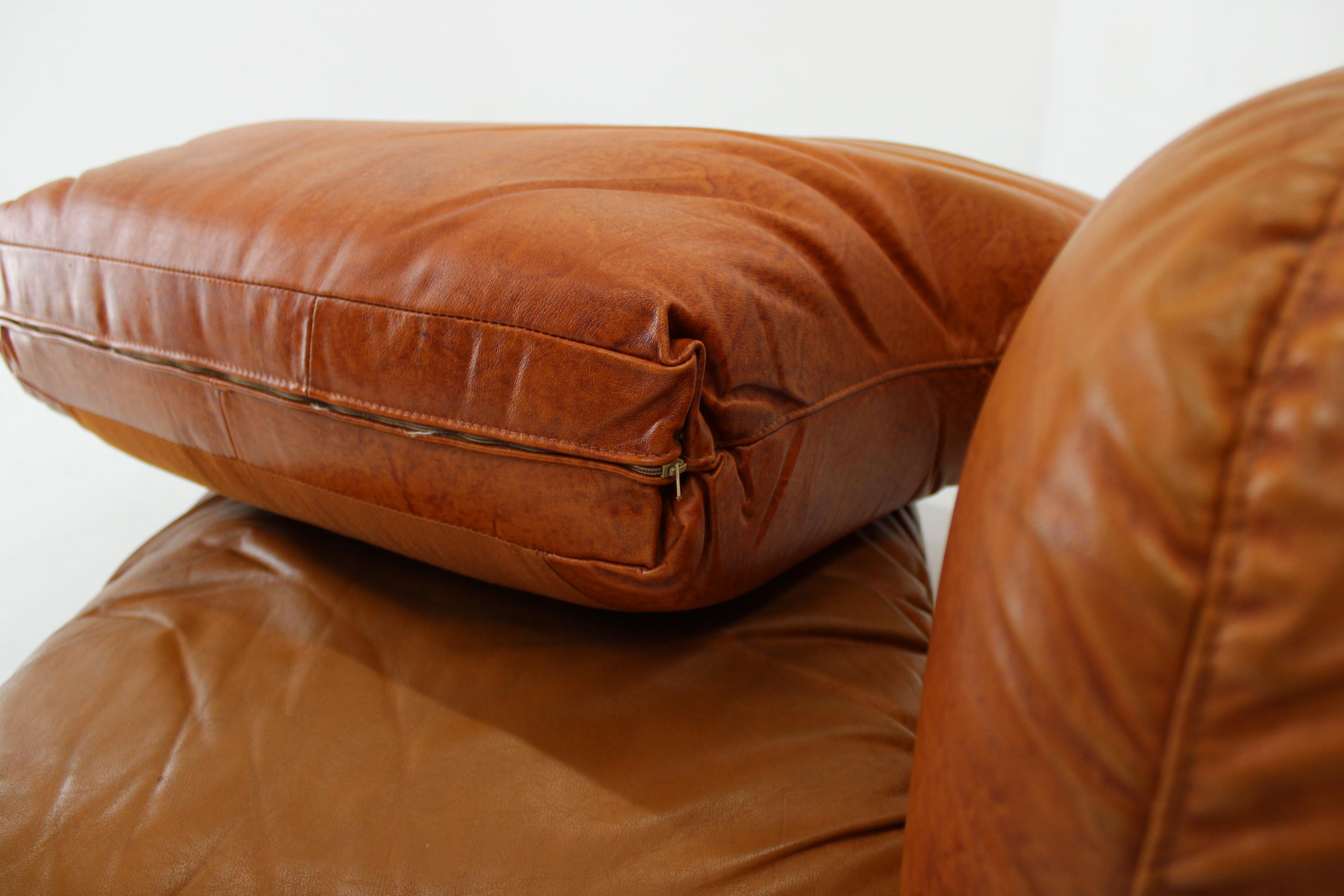1970s  Cognac Leather Armchair, Italy For Sale 8