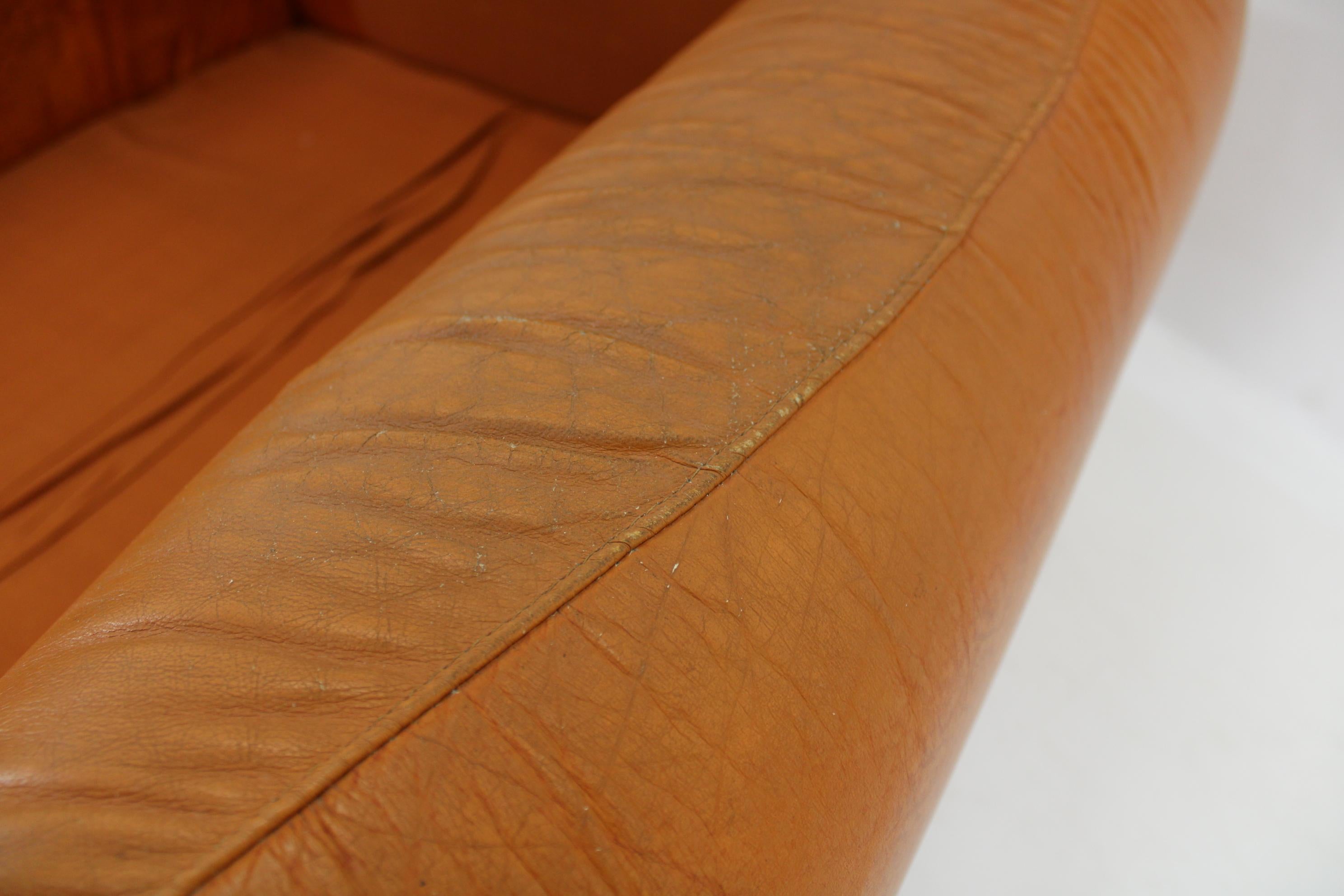 1970s  Cognac Leather Armchair, Italy For Sale 10