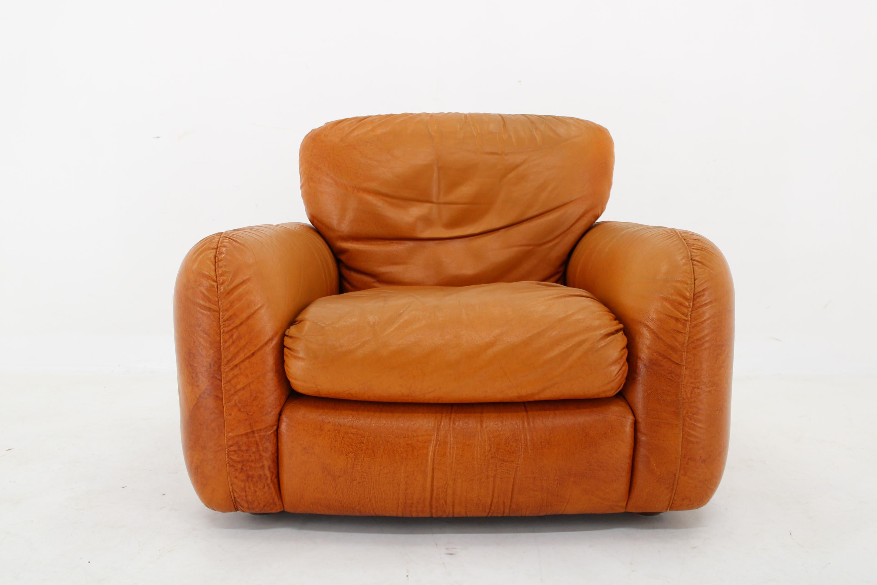 Mid-Century Modern 1970s  Cognac Leather Armchair, Italy For Sale