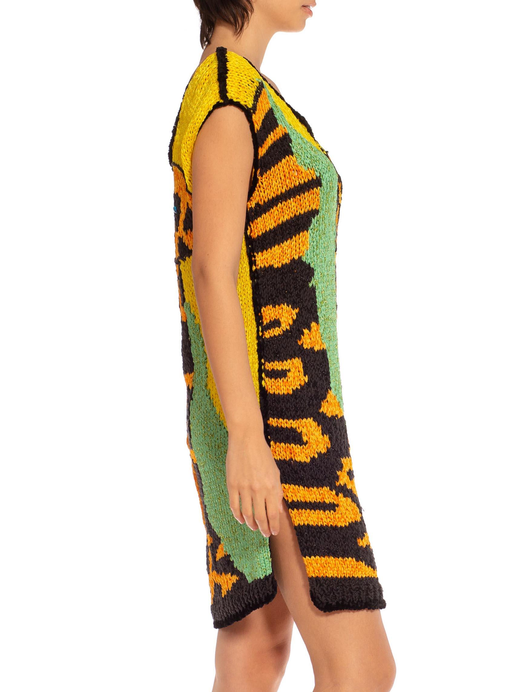 1970S COLETTE NIVELLE Yellow Orange & Blue Nylon Hand Knit Giraffe Dress In Excellent Condition For Sale In New York, NY