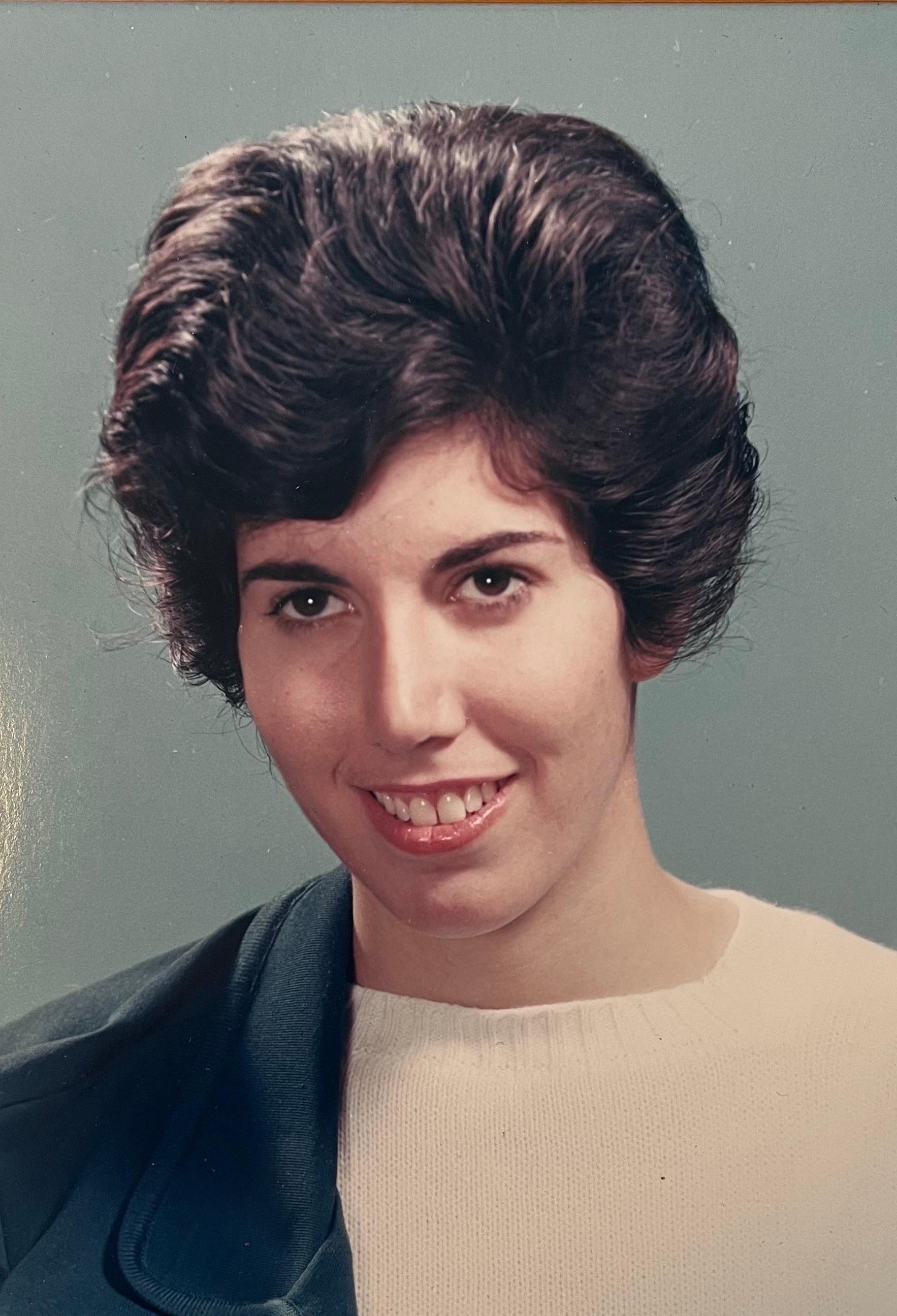 Mid-Century Modern Photo couleur des années 1970 : Portrait dans le style de Thomas Ruff - Artiste Unknown en vente