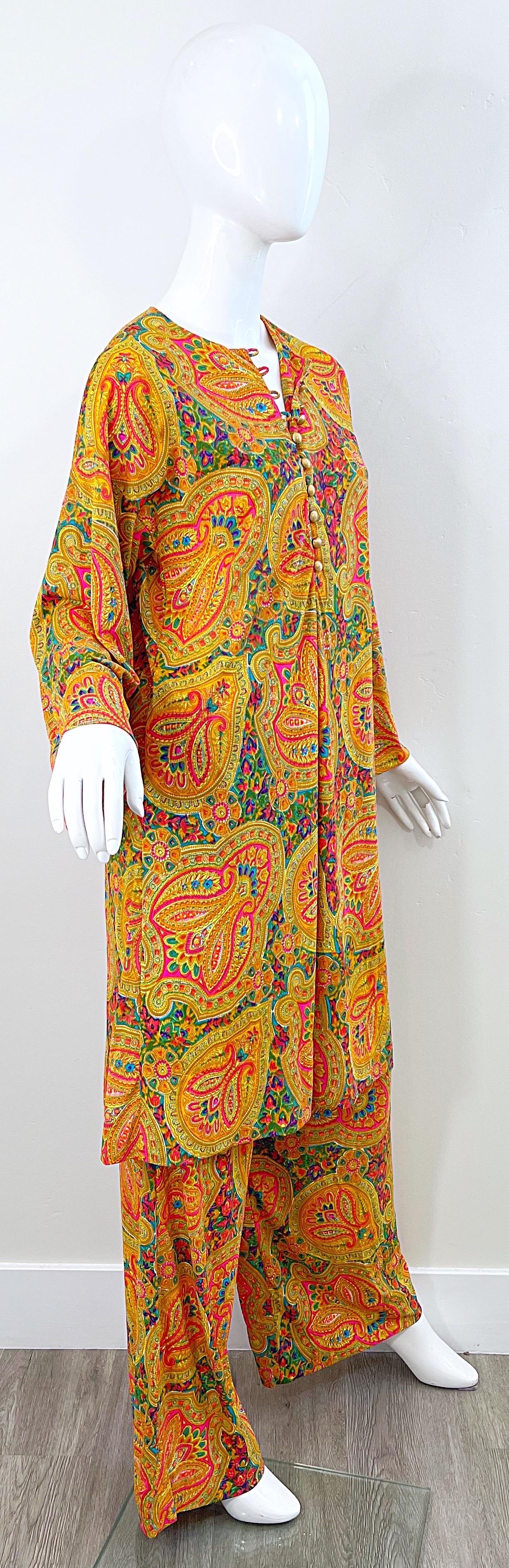 1970s Colorful Paisley Print Nylon Tunic Dress + Wide Leg Trousers Vintage Set For Sale 10