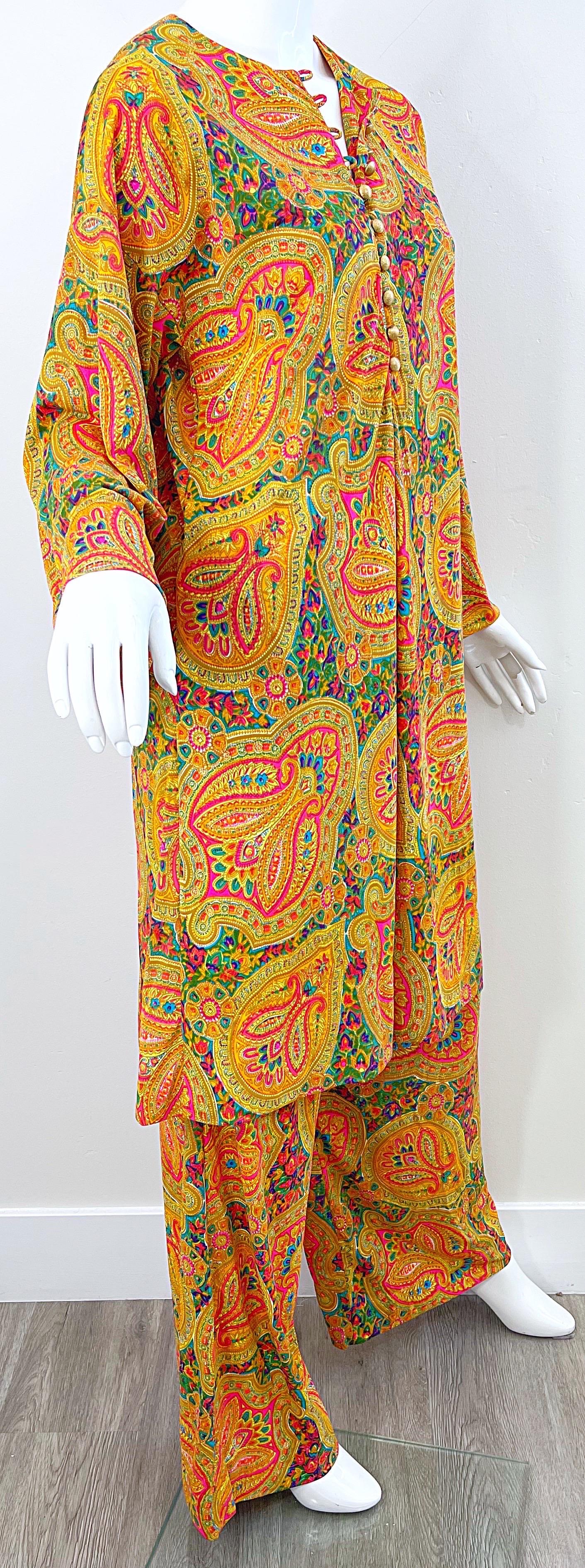 1970s Colorful Paisley Print Nylon Tunic Dress + Wide Leg Trousers Vintage Set For Sale 1