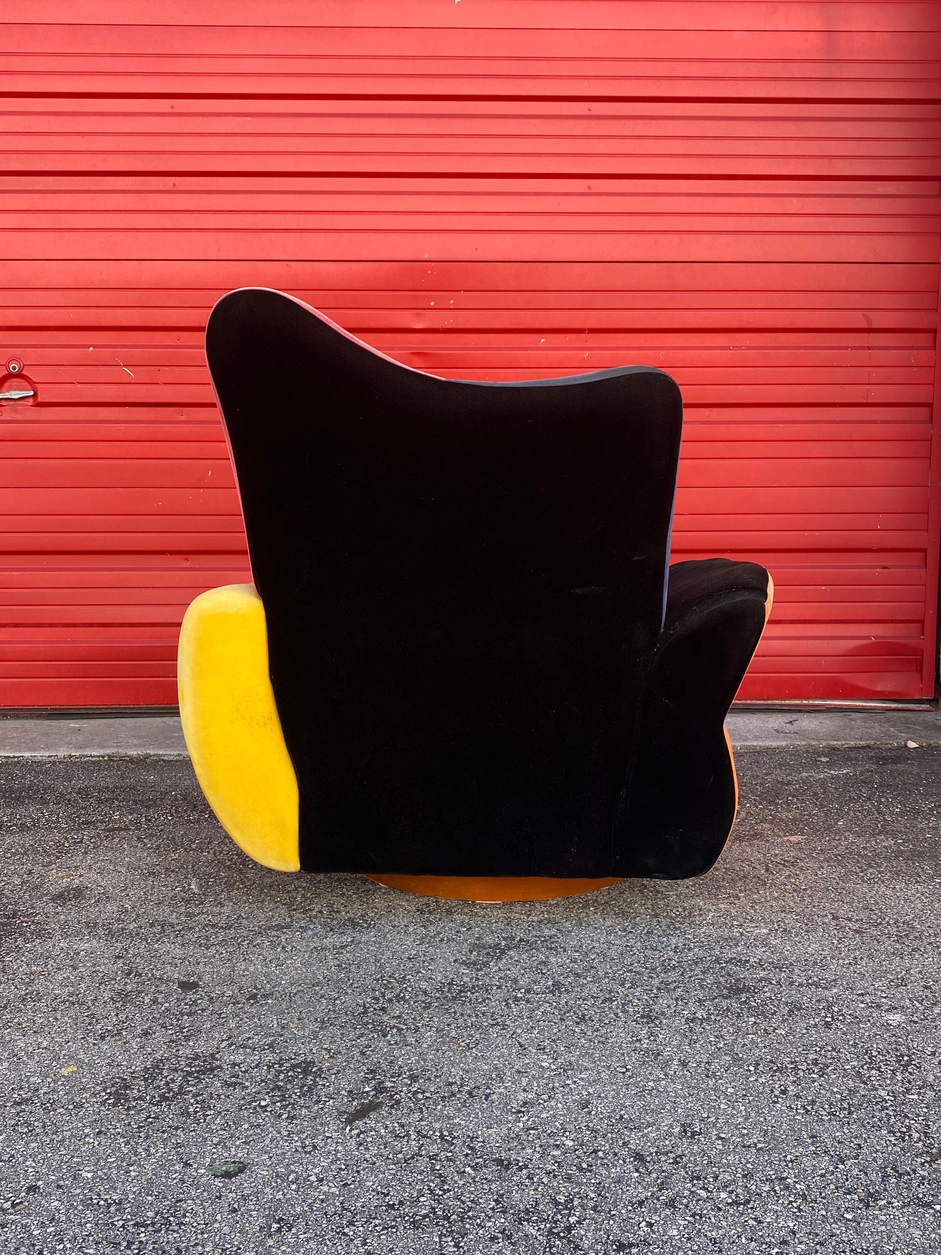 Late 20th Century 1970s Colorful Sculptural Wood Base Swivel Chair For Sale