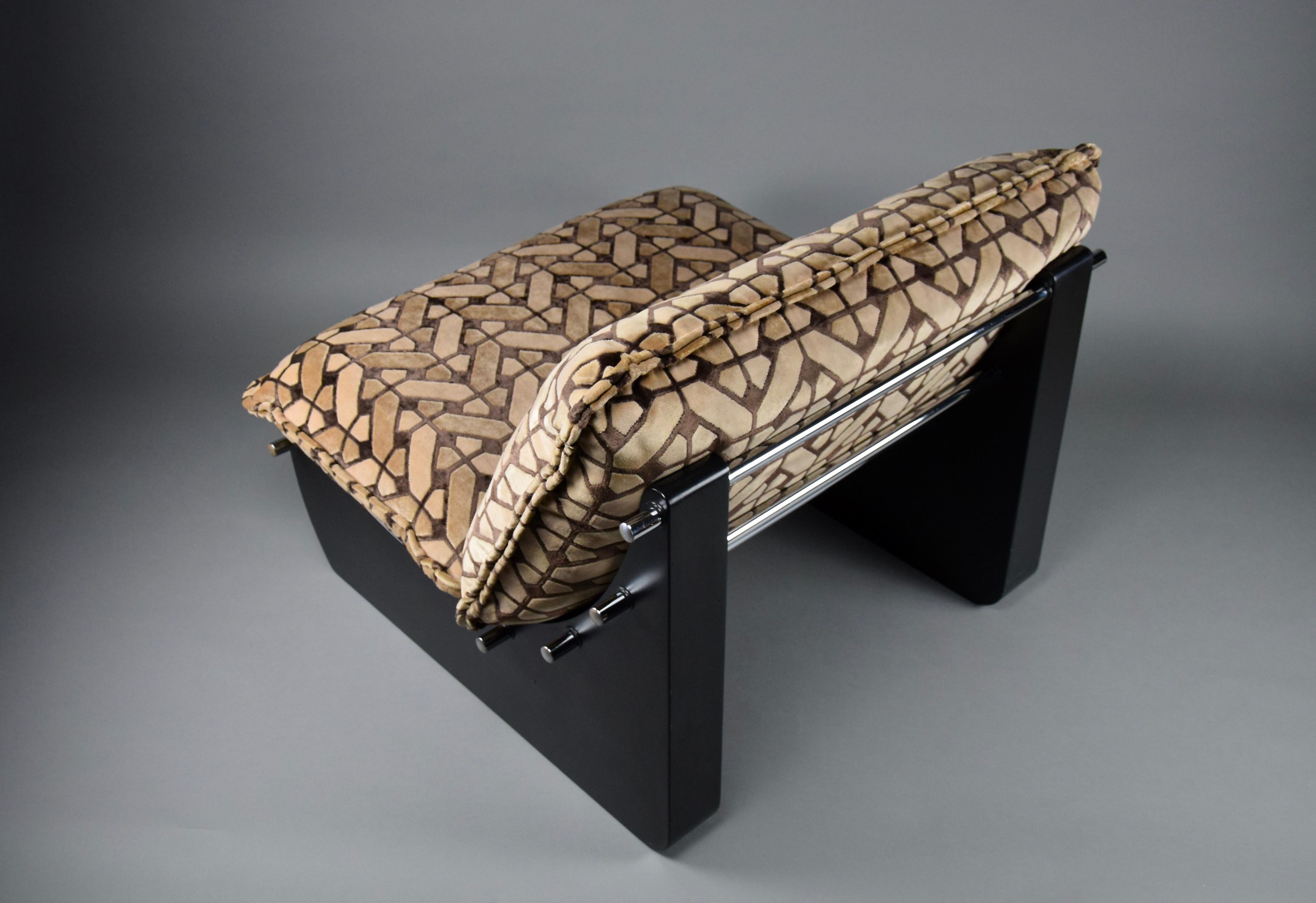 1970s Comfortable Italian Lounge Chair by Giuseppe Munari For Sale 5