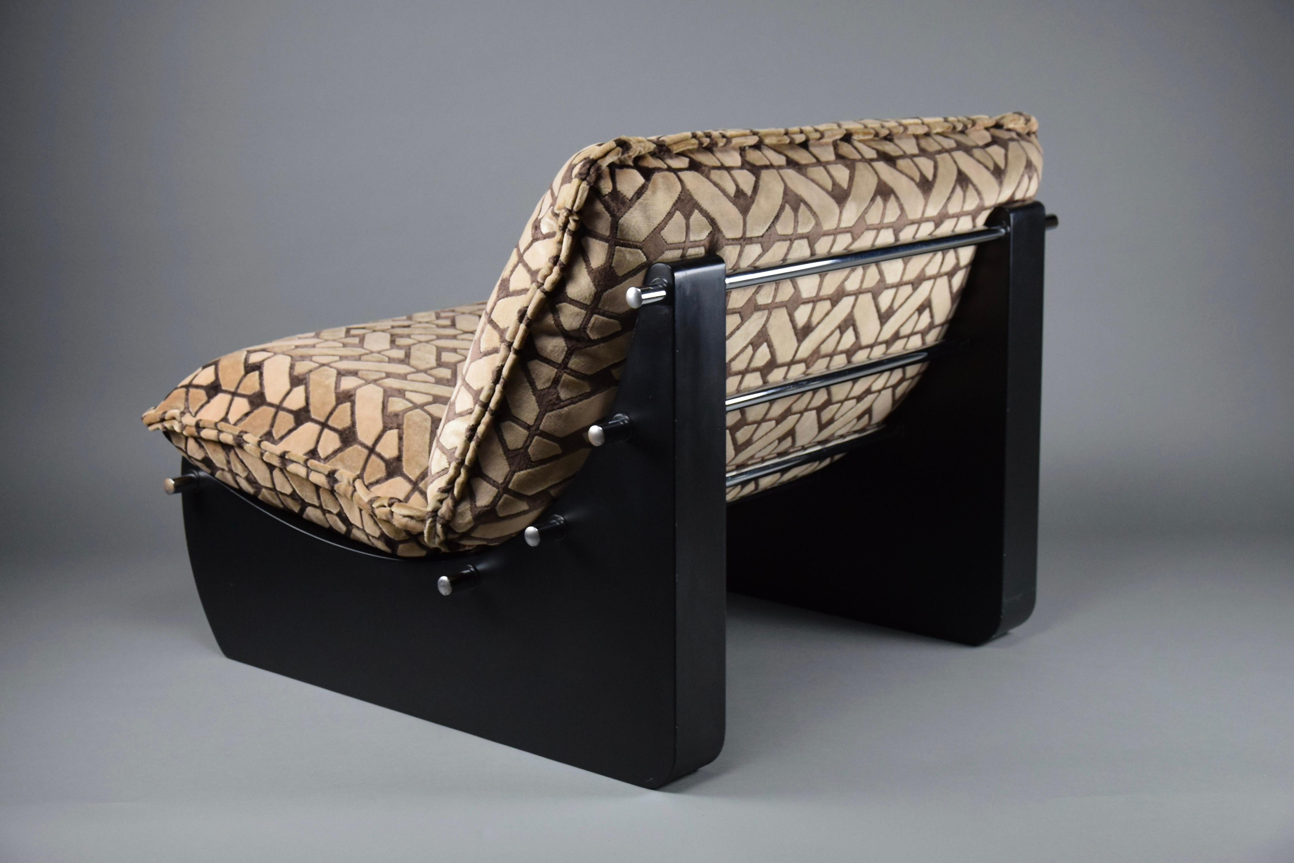 1970s Comfortable Italian Lounge Chair by Giuseppe Munari For Sale 8