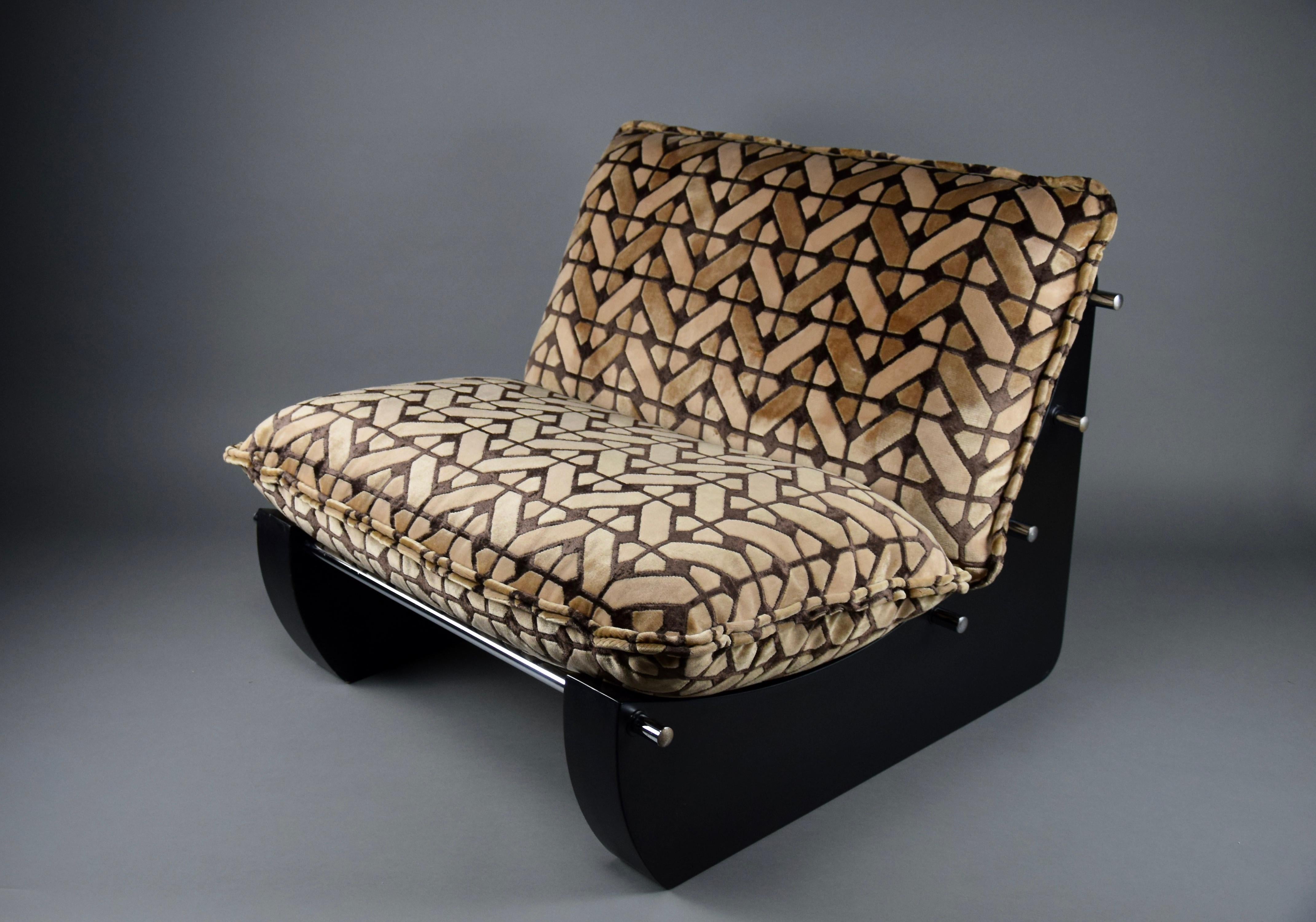 1970s Comfortable Italian Lounge Chair by Giuseppe Munari For Sale 9