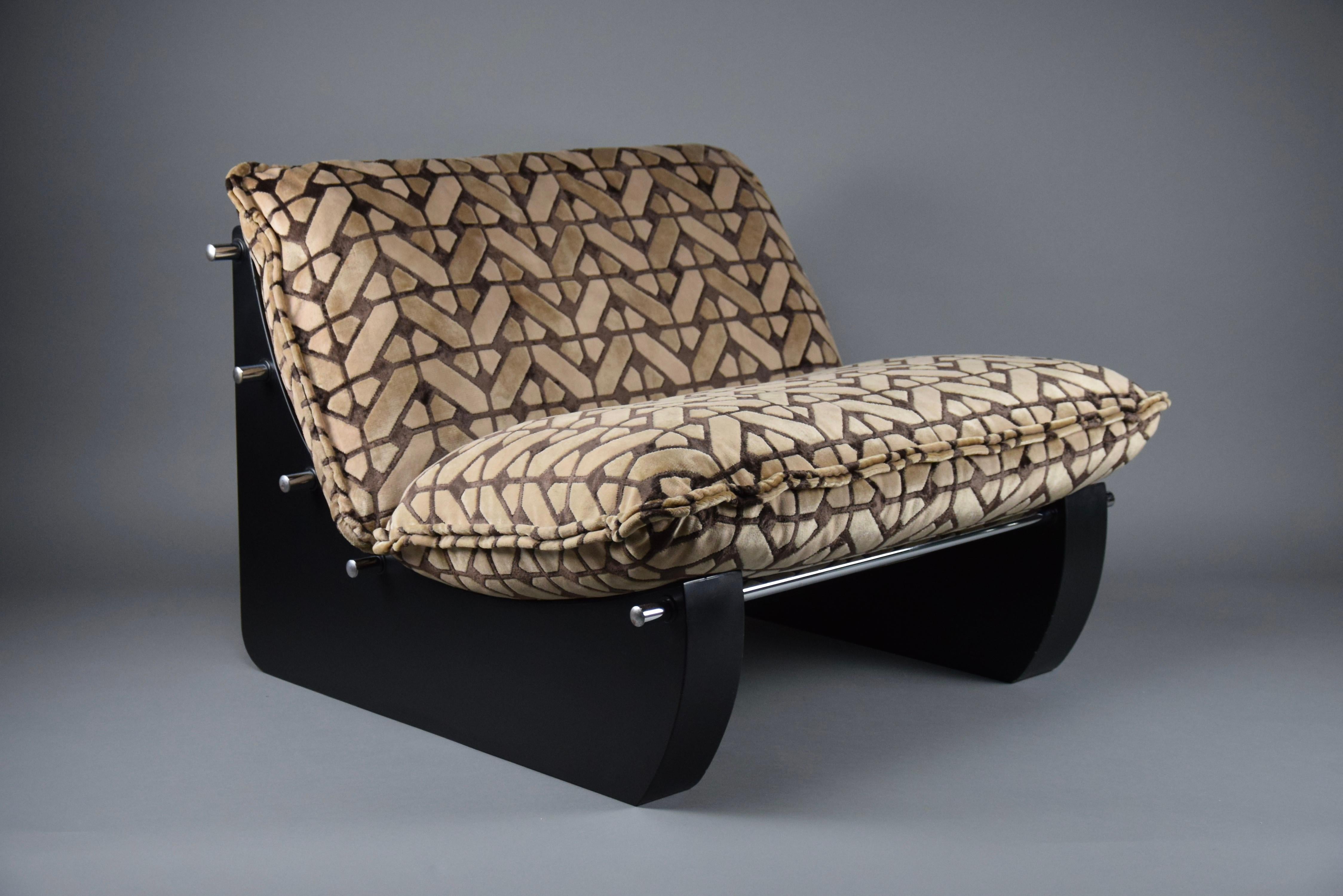 Fin du 20e siècle Fauteuil de salon italien confortable des années 1970 par Giuseppe Munari