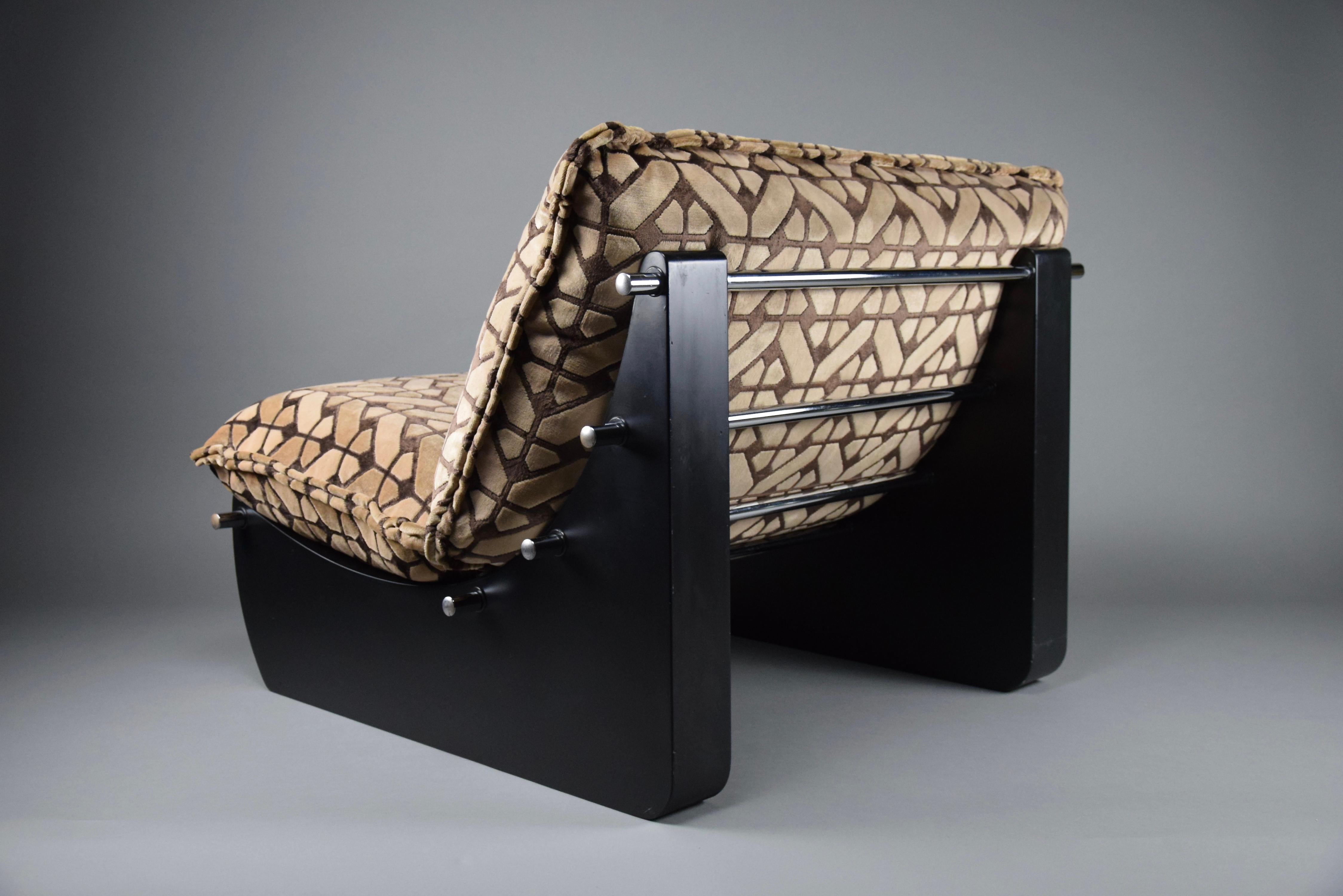 1970s Comfortable Italian Lounge Chair by Giuseppe Munari For Sale 3
