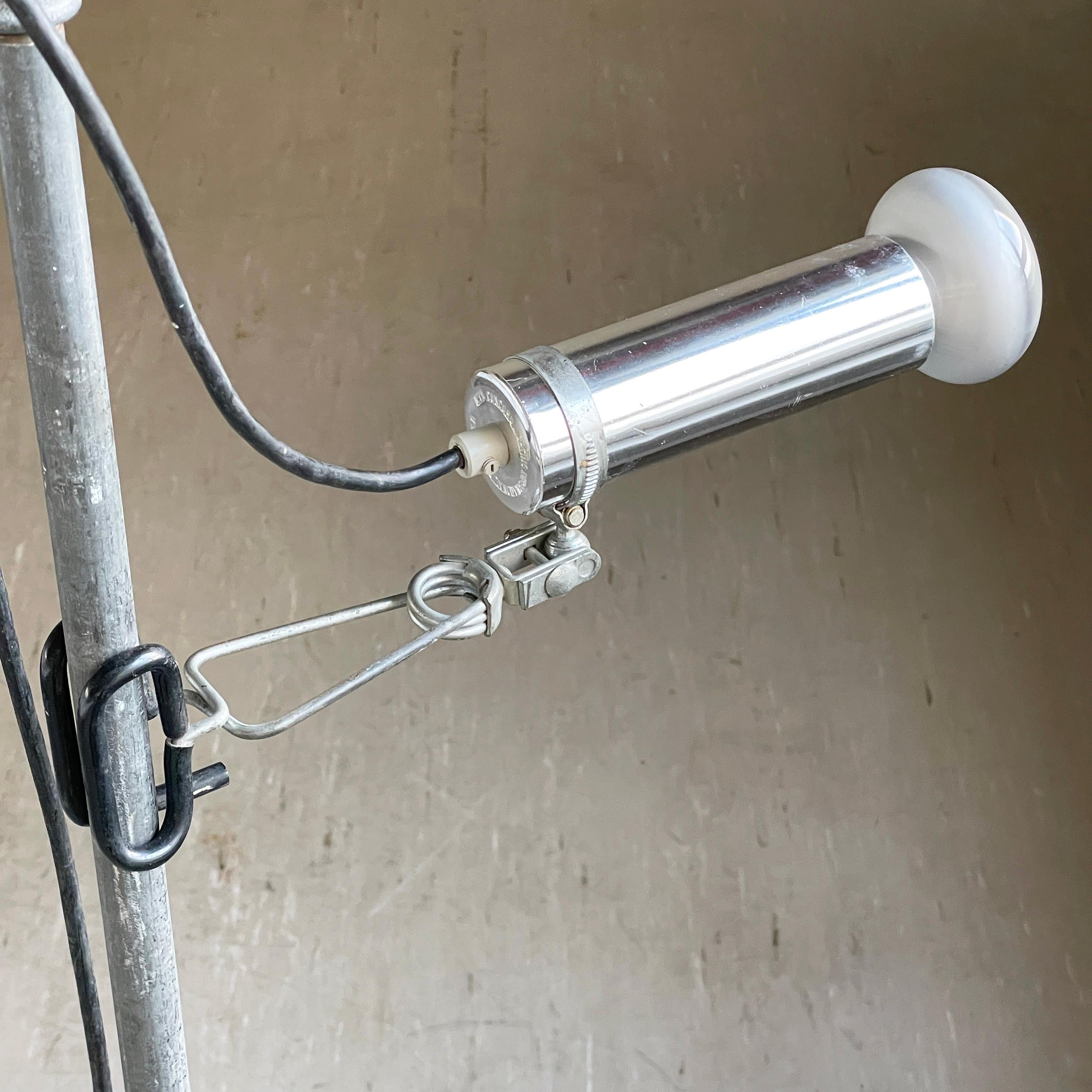 1970's Concord International Lighting Lámpara puntual de arquitecto patentada en venta 3