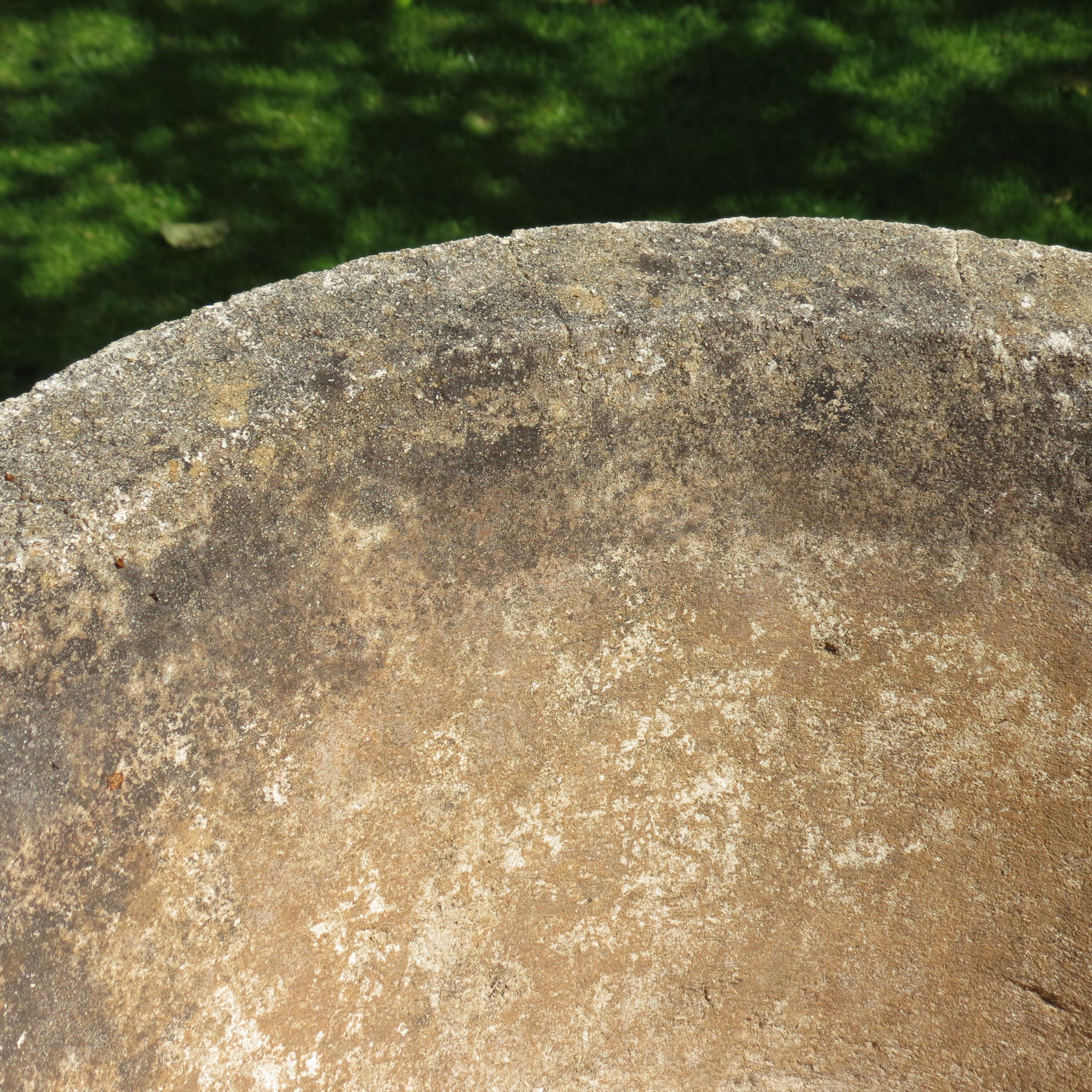 Mid-Century moderno Fioriera da giardino conica in cemento anni '70 in vendita