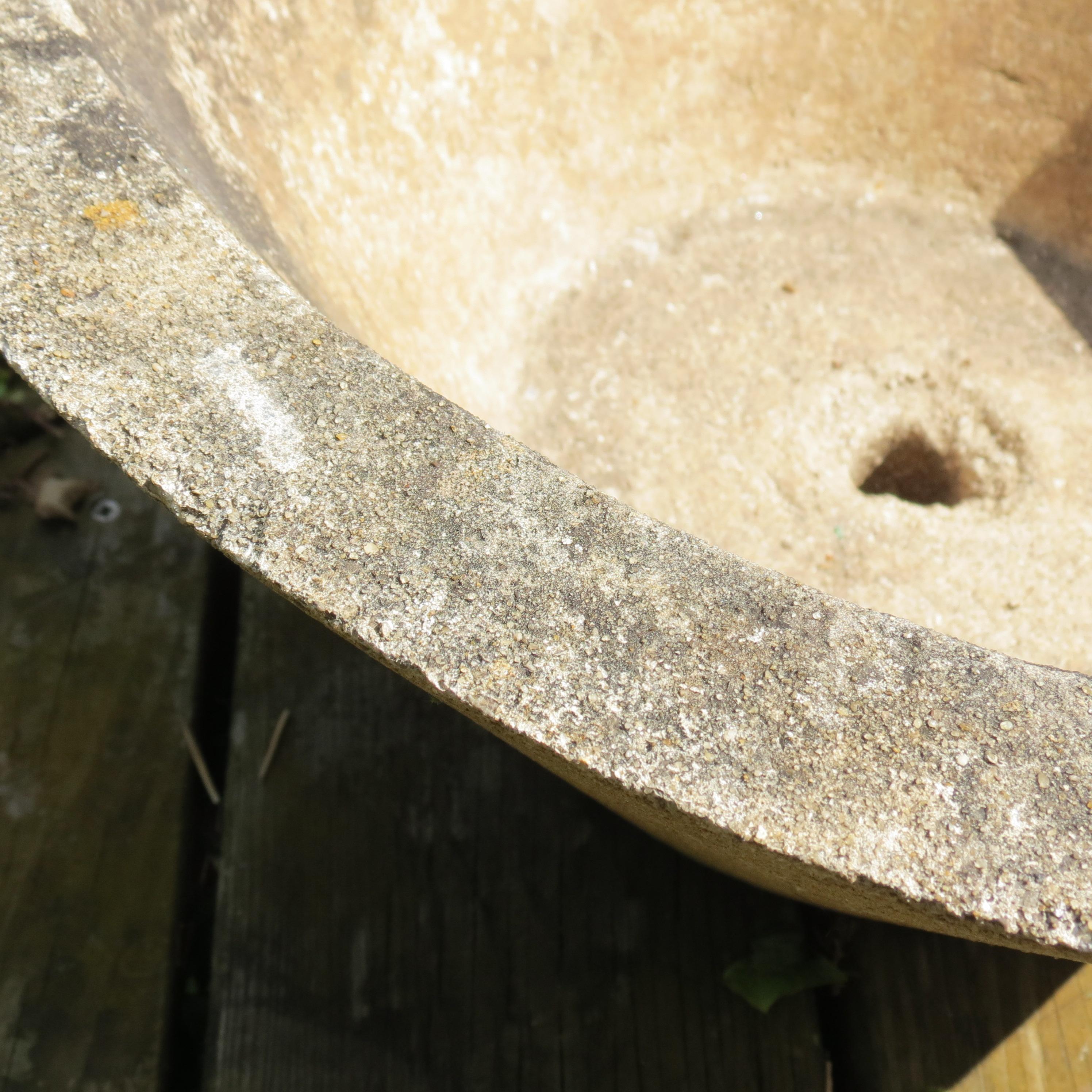 Fatto a macchina Fioriera da giardino conica in cemento anni '70 in vendita