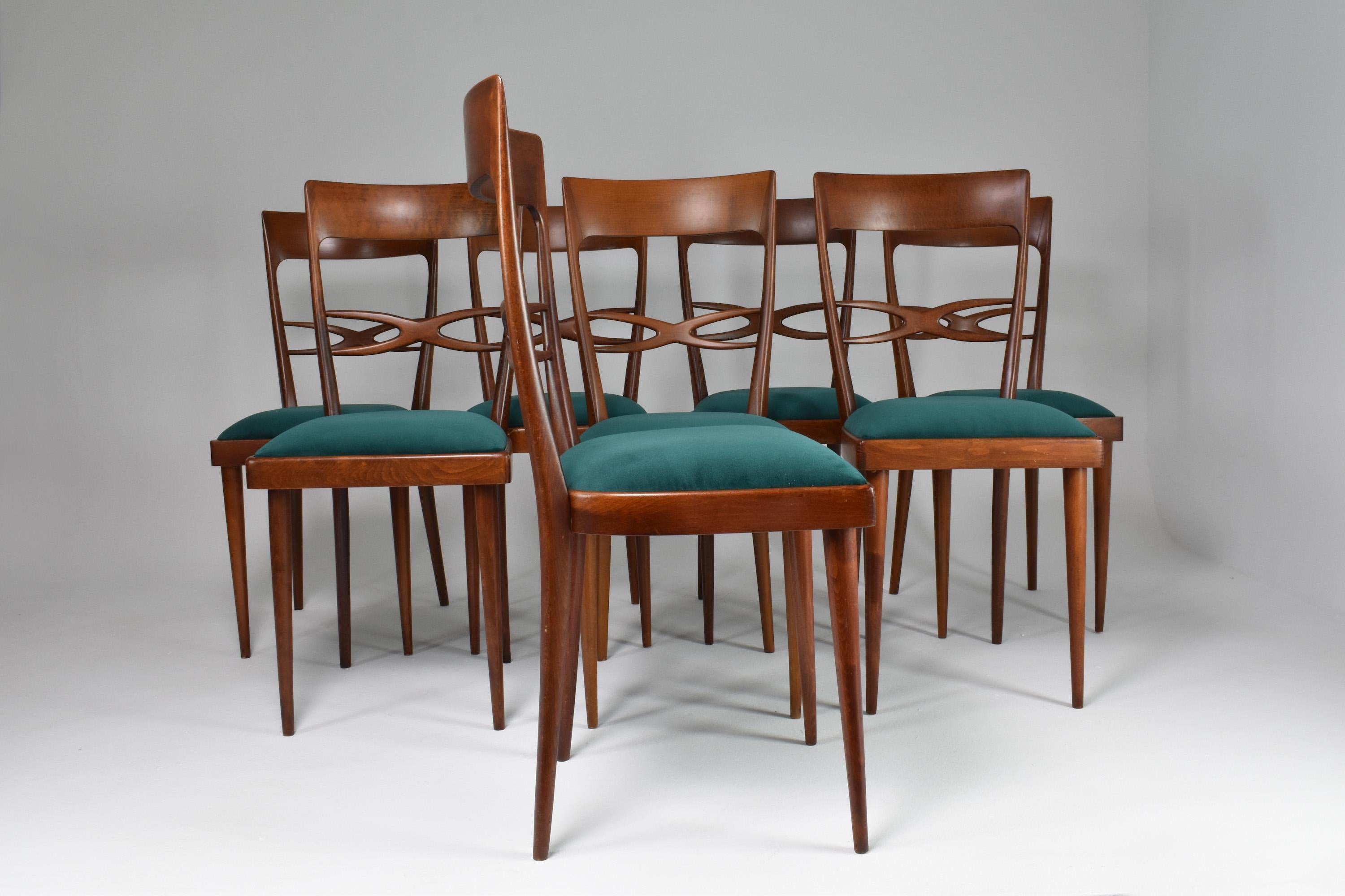 1970's Consorzio Sedie Friuli Restored Dining Chairs, Set of 8 In Good Condition In Paris, FR