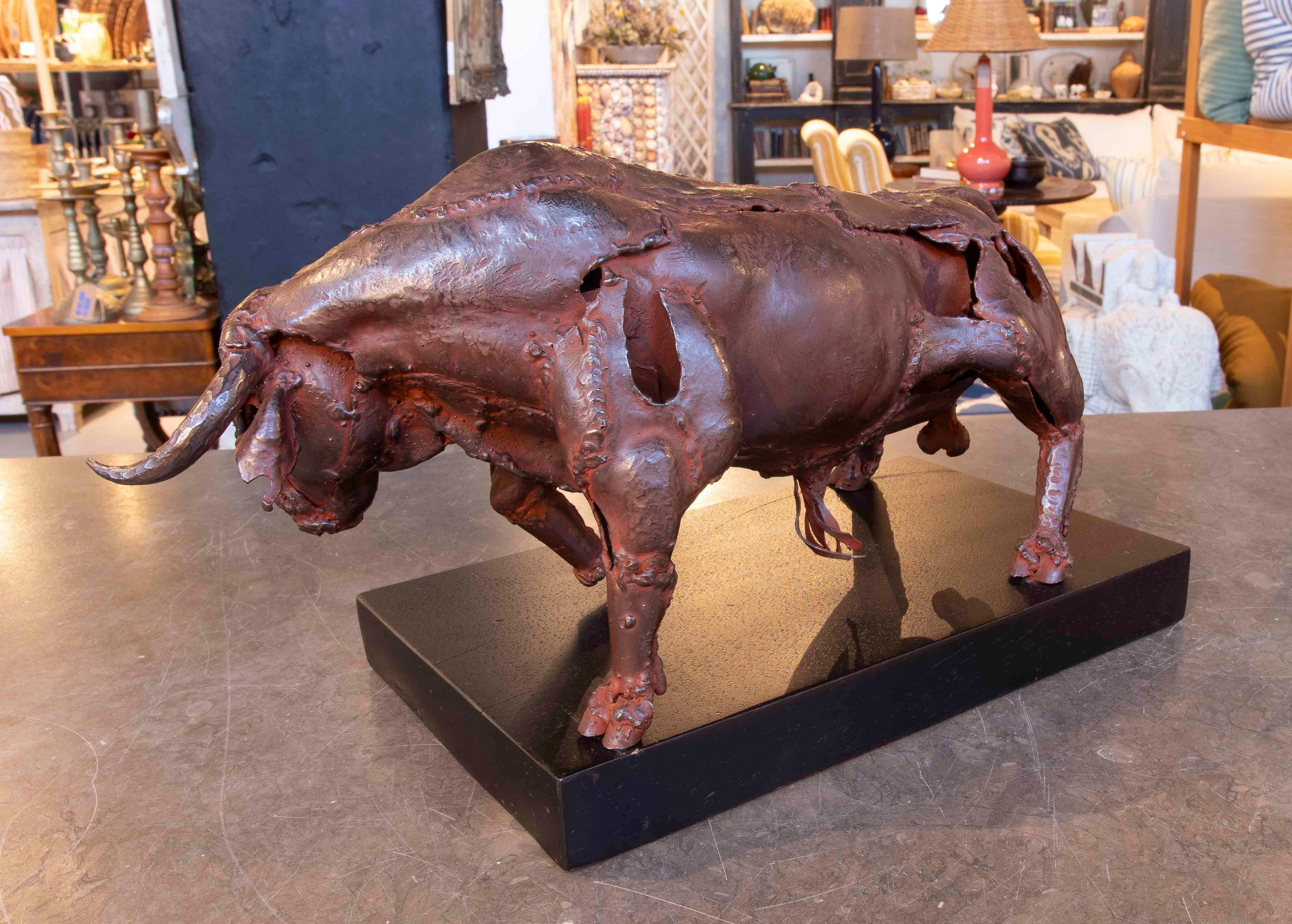 Spanish 1970s Contemporary Bull Sculpture in Welded Metal with Rusty Finish For Sale