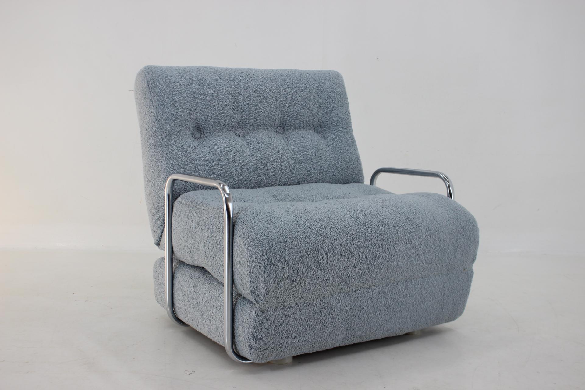 - convertible to bed
 - newly upholstered in light blue bouclé fabric 
- unfolded 188 x 22.