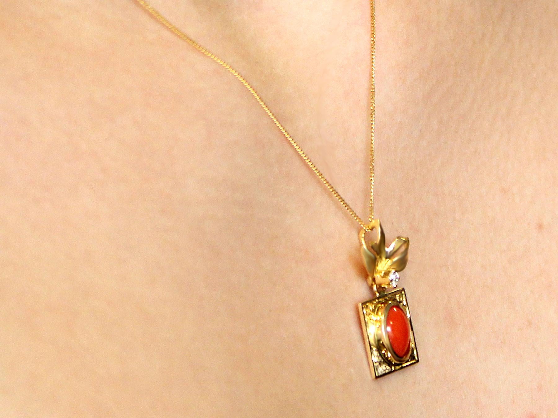 Vintage 1970s Cabochon Cut Coral and Diamond Yellow Gold Pendant For Sale 3
