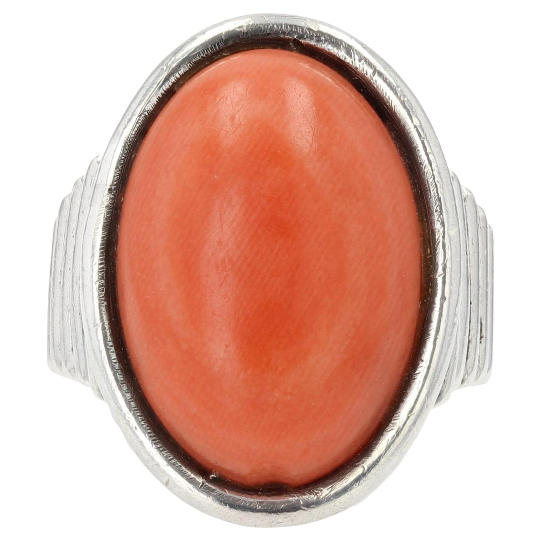 Anillo de plata con cabujón de coral de los años 70