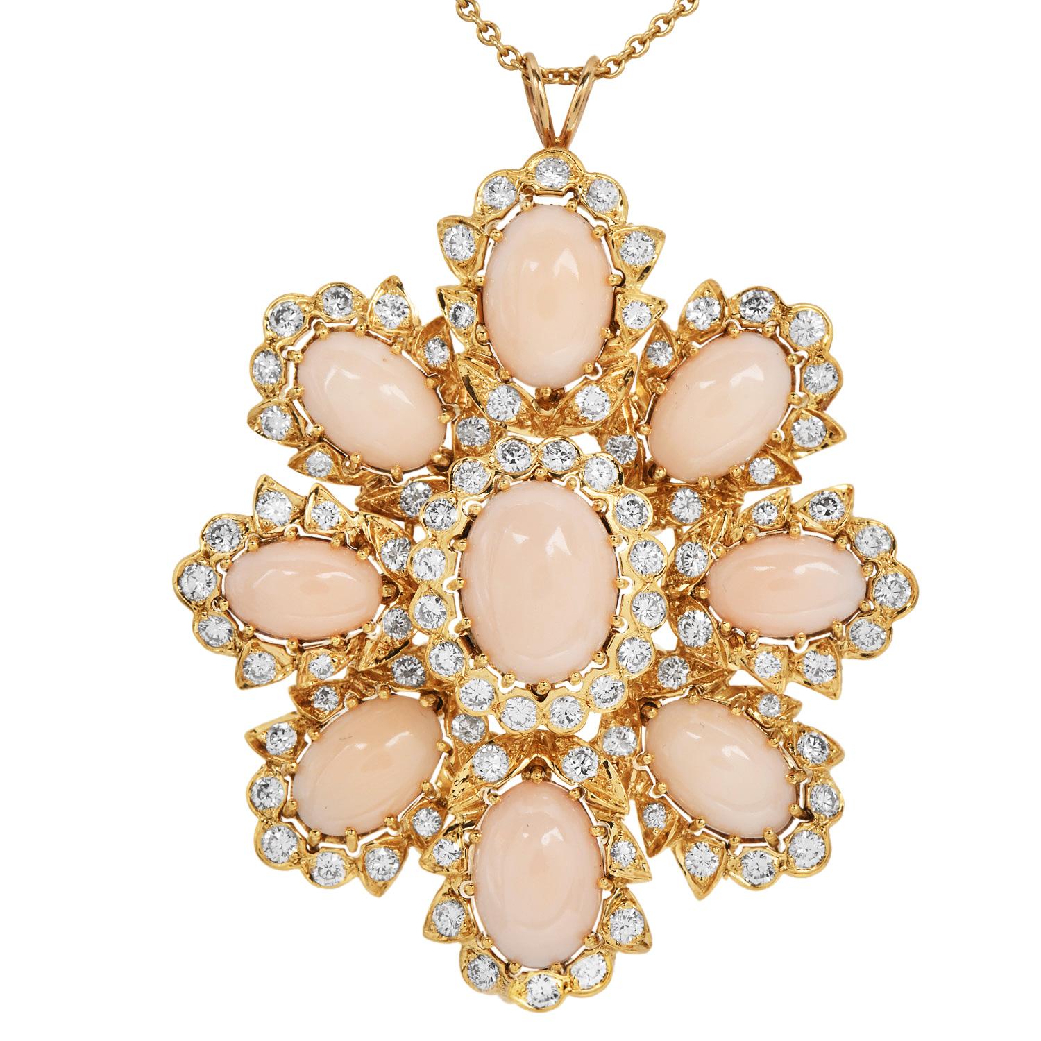 Rétro Spilla e ciondolo floreale grande in oro 18 carati 1970S con corallo e diamanti in vendita