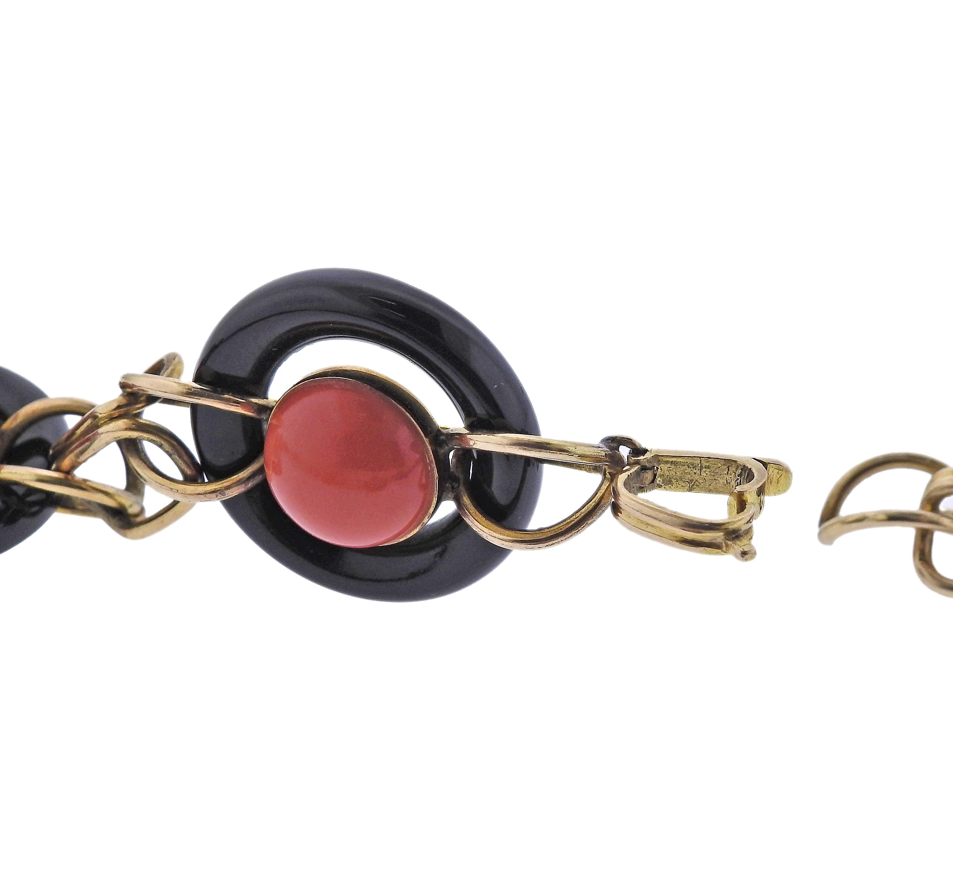 Round Cut 1970s Coral Onyx Gold Link Necklace For Sale