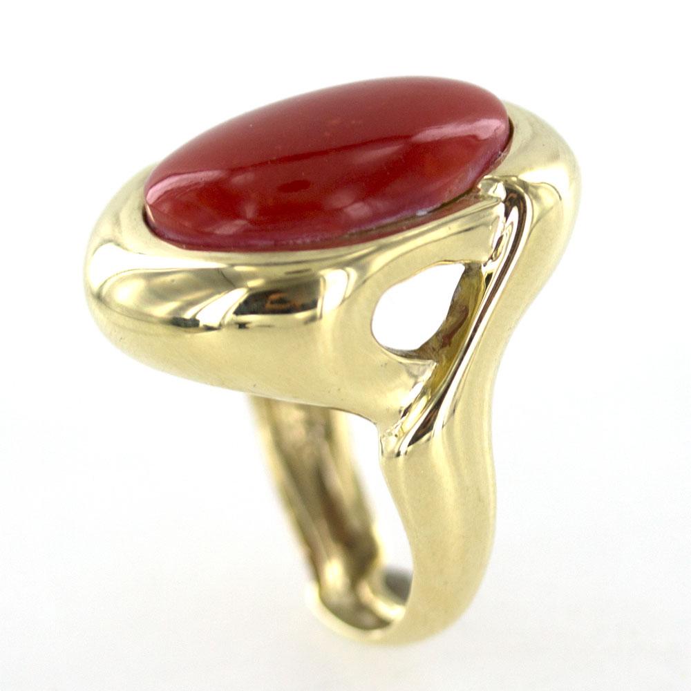 Oval Cut 1970s Coral Yellow Gold Contemporary Ring