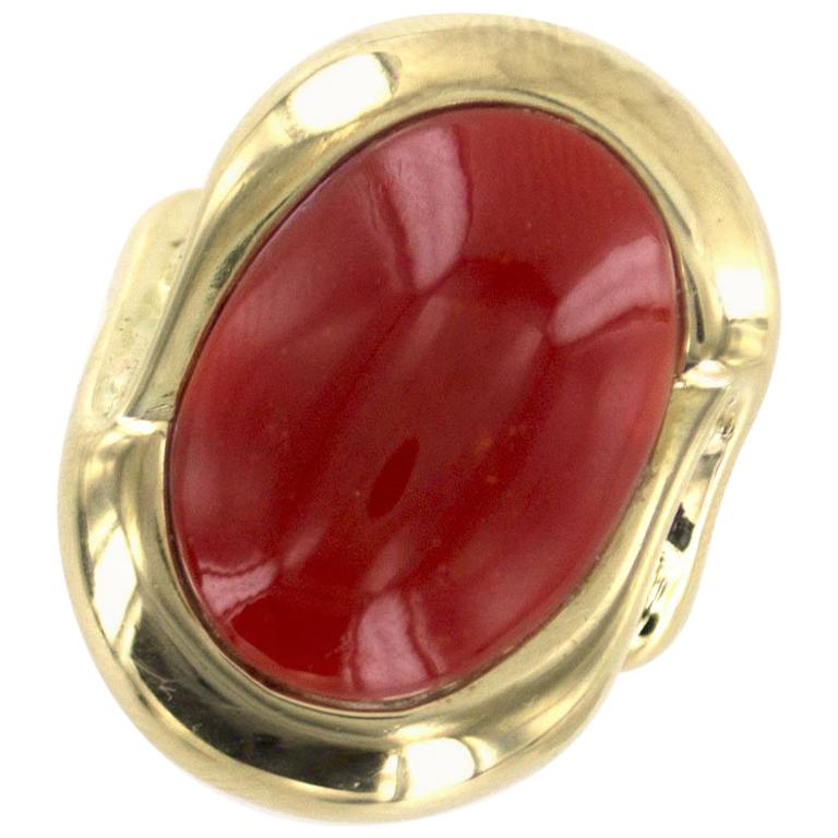 1970s Coral Yellow Gold Contemporary Ring