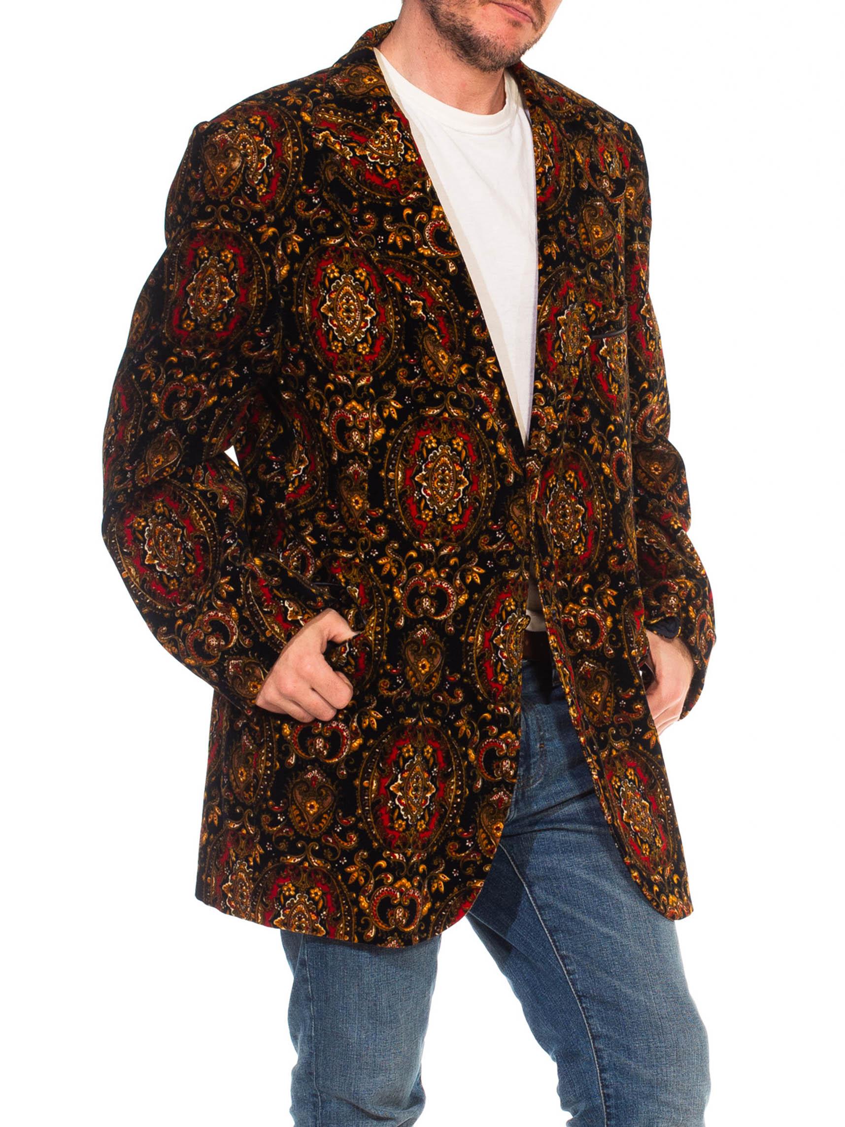1970S Cortefiel Black & Gold Paisley Cotton Velvet Men's Blazer In Excellent Condition For Sale In New York, NY