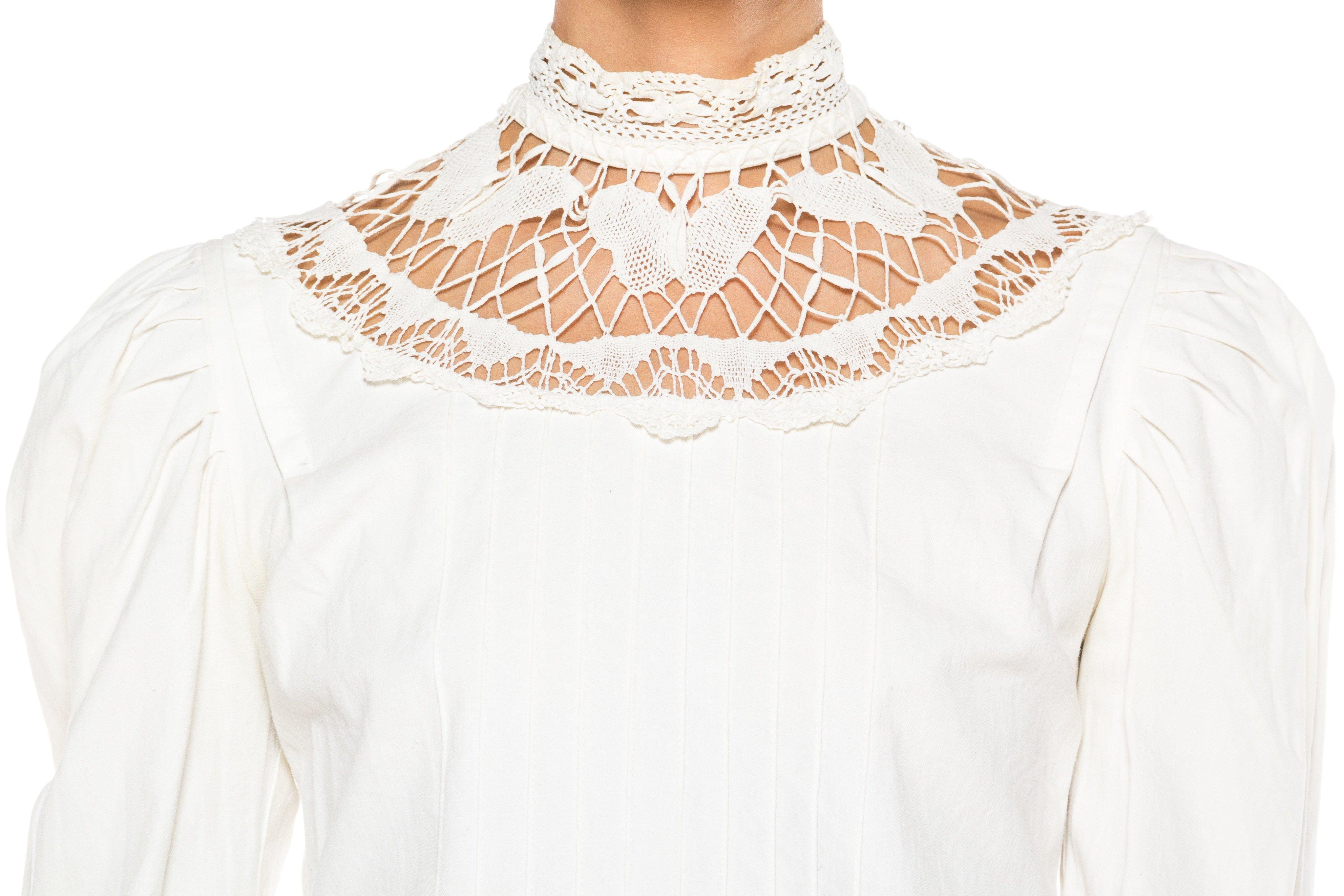 1970S Cream Cotton Victorian Style Blouse With Hand Made Butterfly Lace Collar In Excellent Condition For Sale In New York, NY