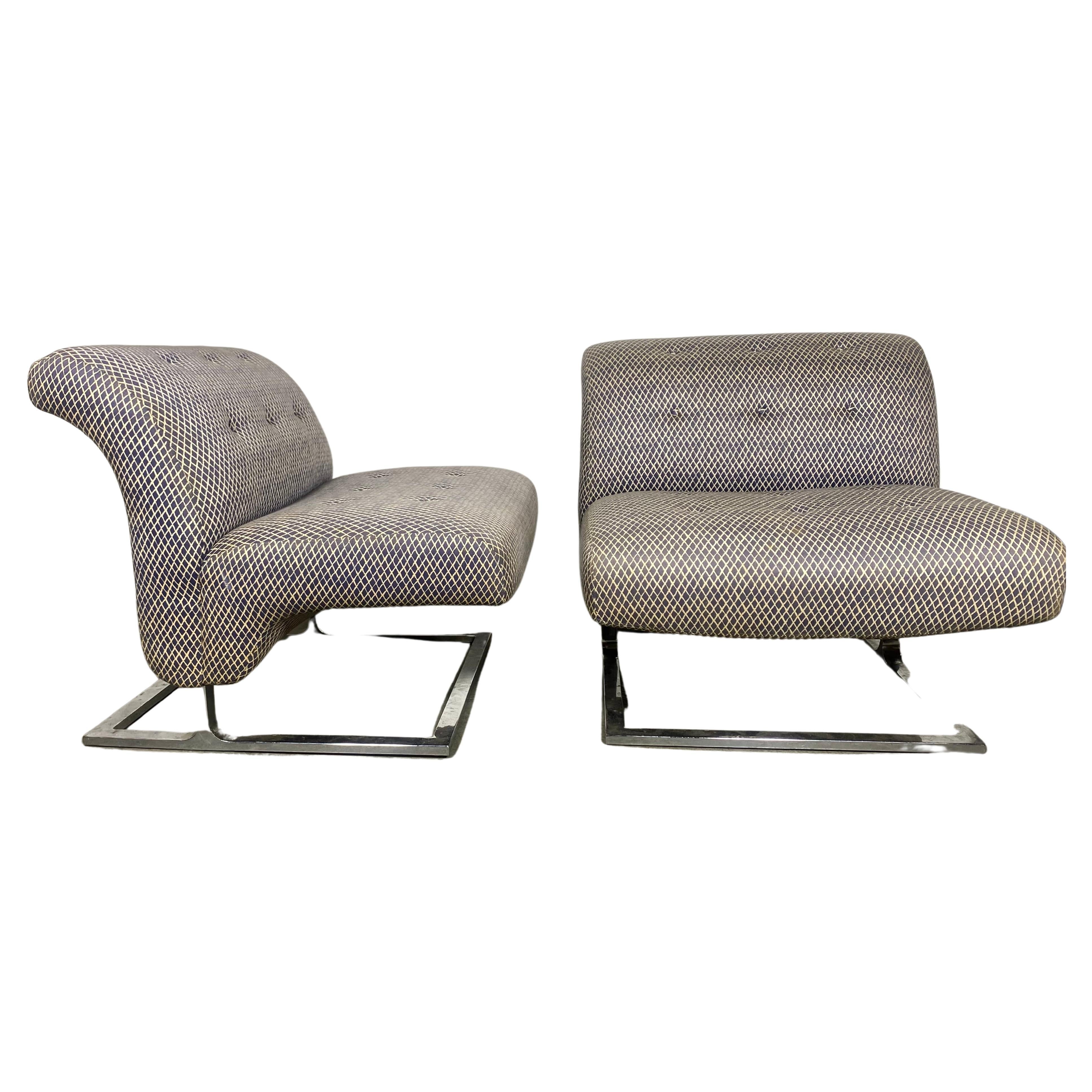 Ein sehr ungewöhnliches Paar Craft Associates Lounge Chairs mit erstaunlichen Chromfüßen. Nach einigen Recherchen scheint es, dass sie von Adrian Pearsall entworfen wurden. Behalten Sie die Original-Pop-Modernisten-Polsterung... schöner