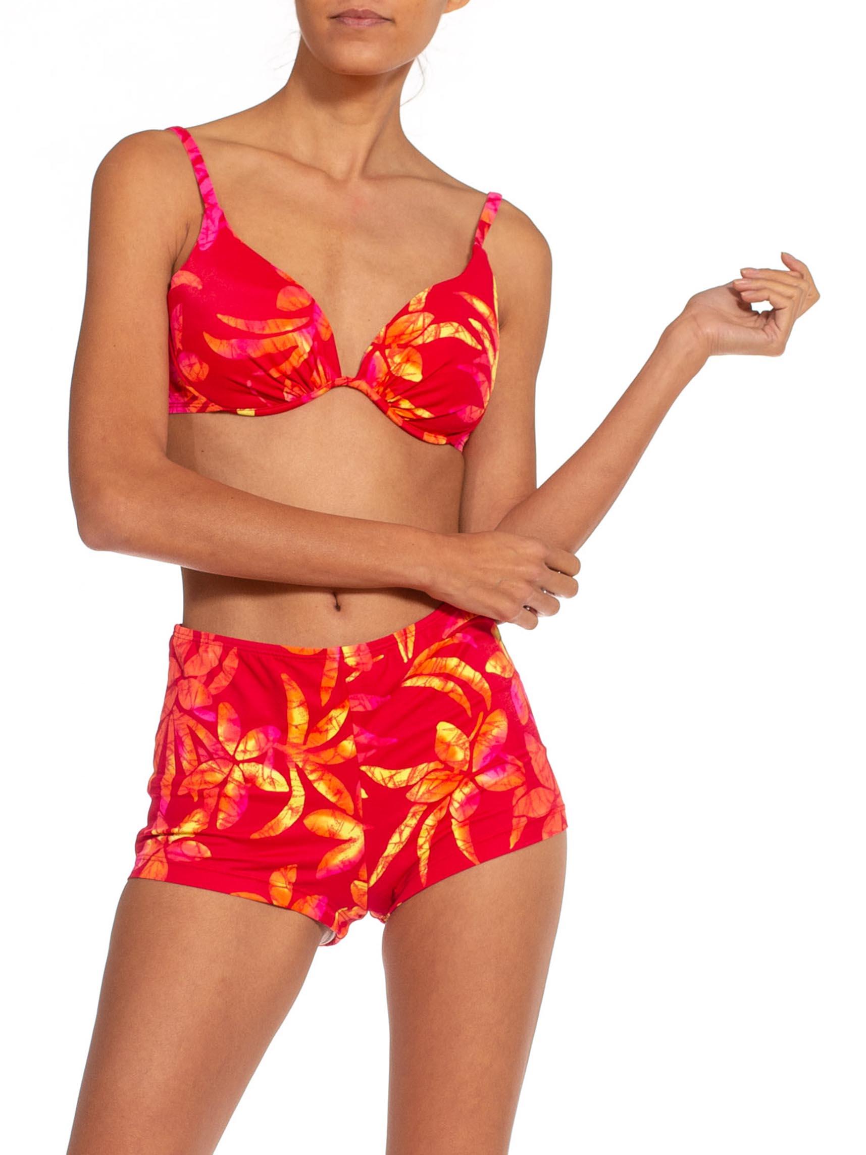 1970S Cranberry Red Tiki Tropical Poly/Lycra Bikini Swimsuit In Excellent Condition For Sale In New York, NY