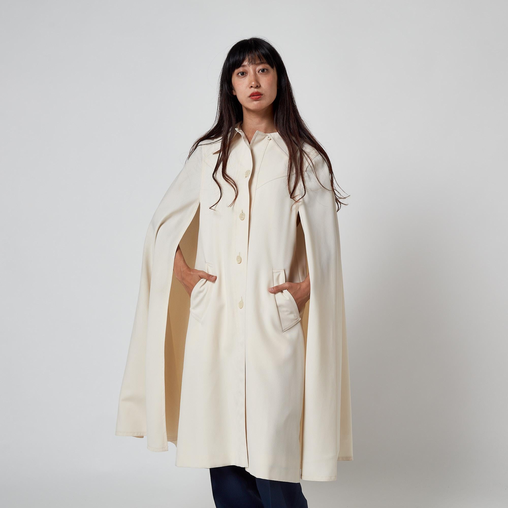 Women's 1970s Cream Cape Sleeveless Coat For Sale