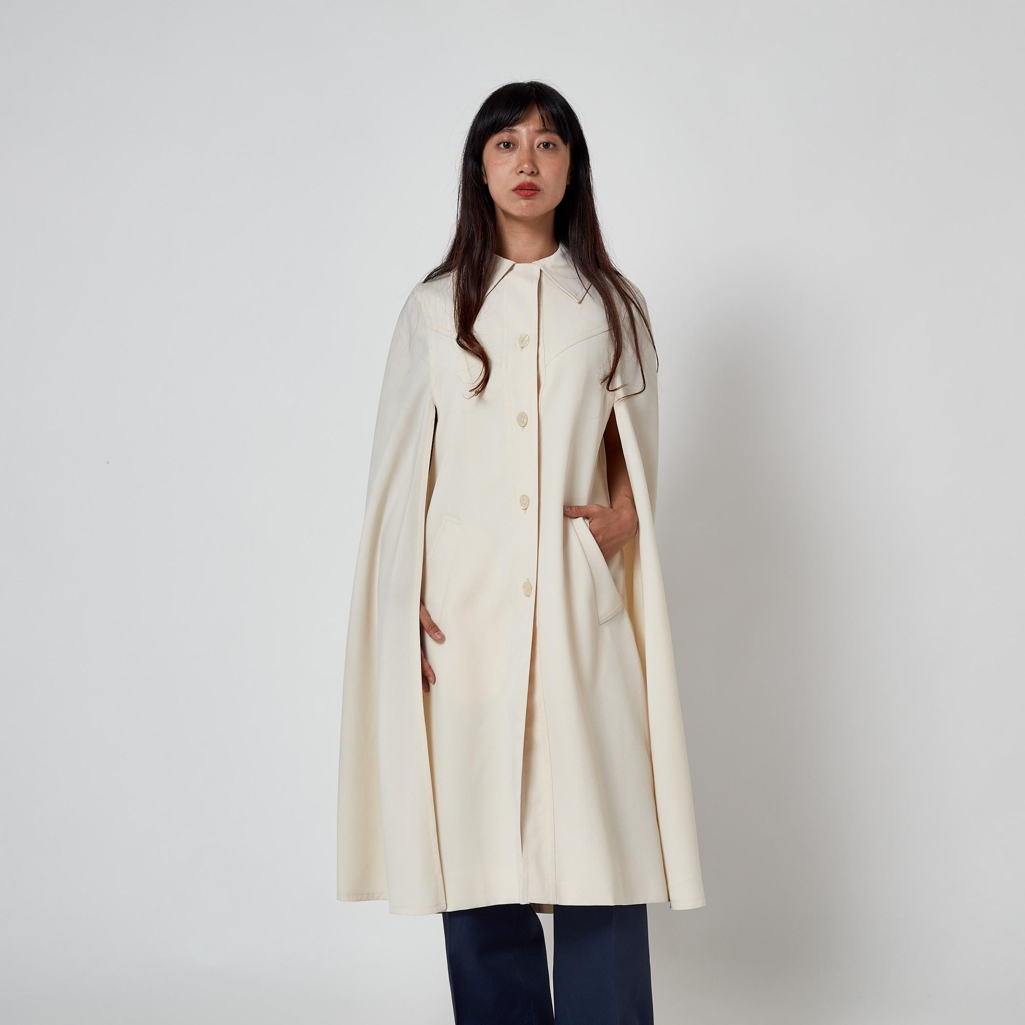 1970s Cream Cape Sleeveless Coat For Sale 2