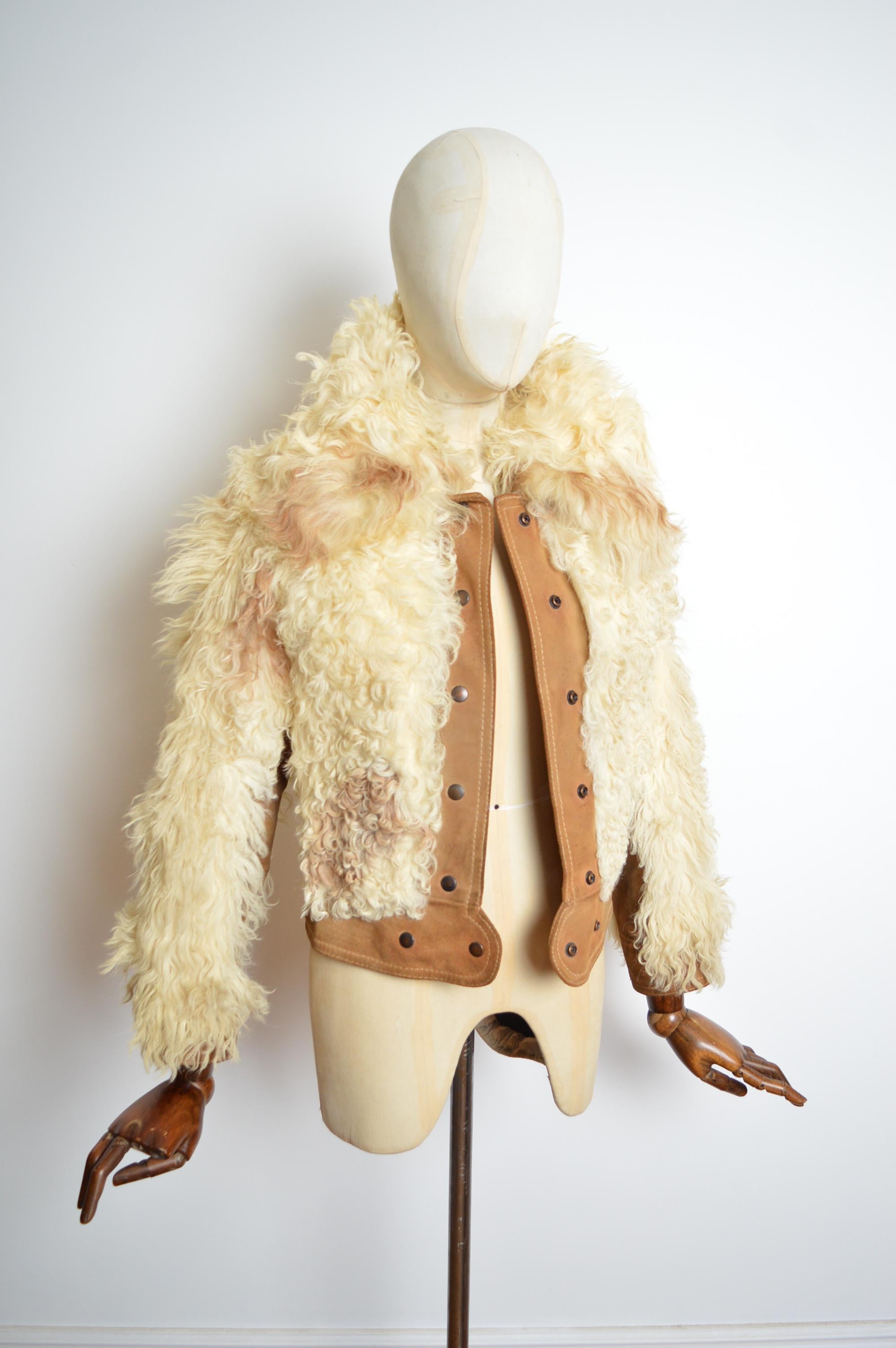 1970's Creme lockiges Schaffell & Tan Wildleder Shearling Jacke - Vintage Mantel im Angebot 6