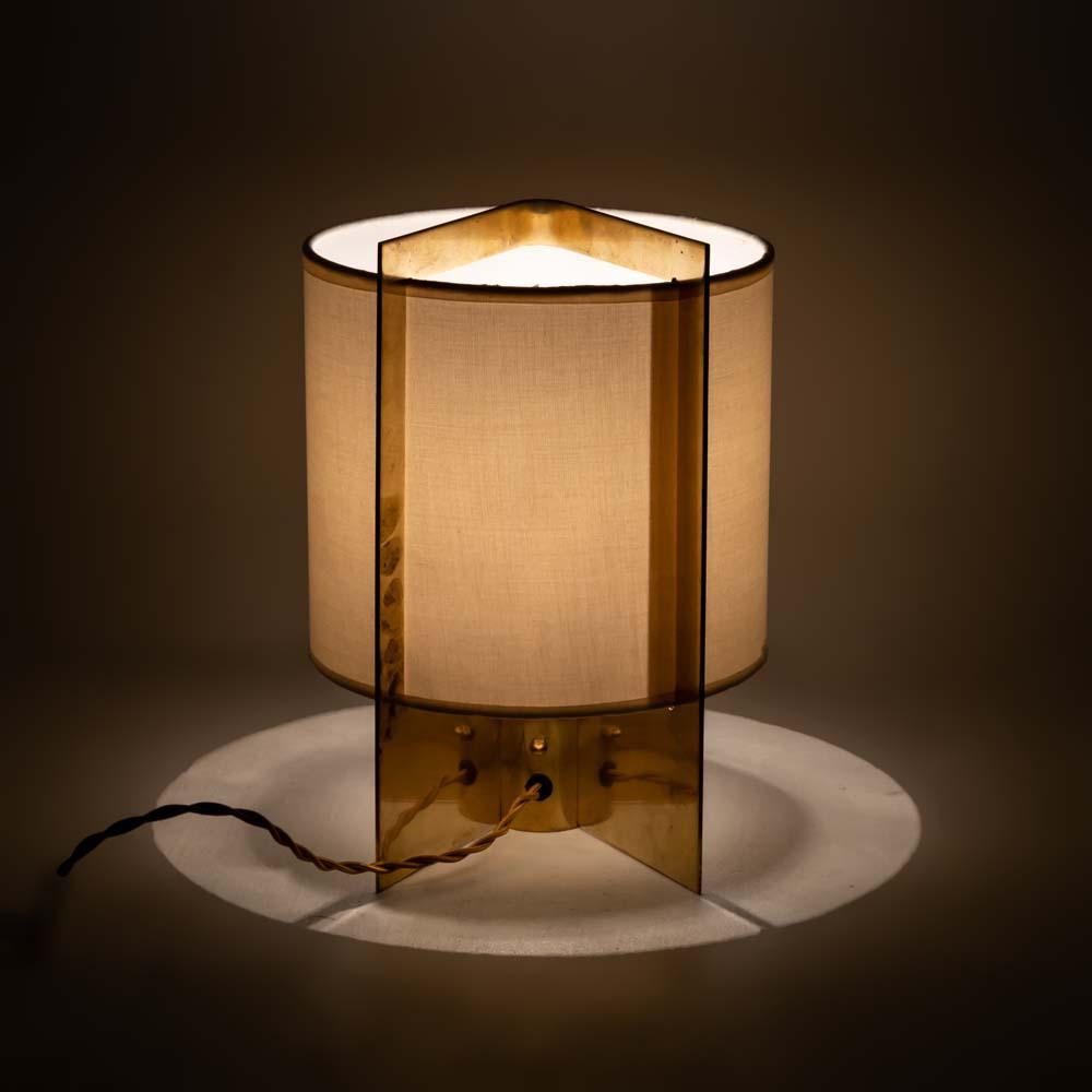 italien Abat-jour en tissu crème sur lampes de table en métal laiton de Giuliana Gramigna, années 1970 en vente
