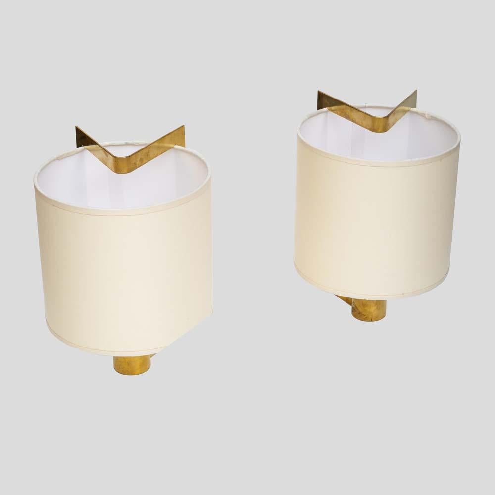 Laiton Abat-jour en tissu crème sur lampes de table en métal laiton de Giuliana Gramigna, années 1970 en vente