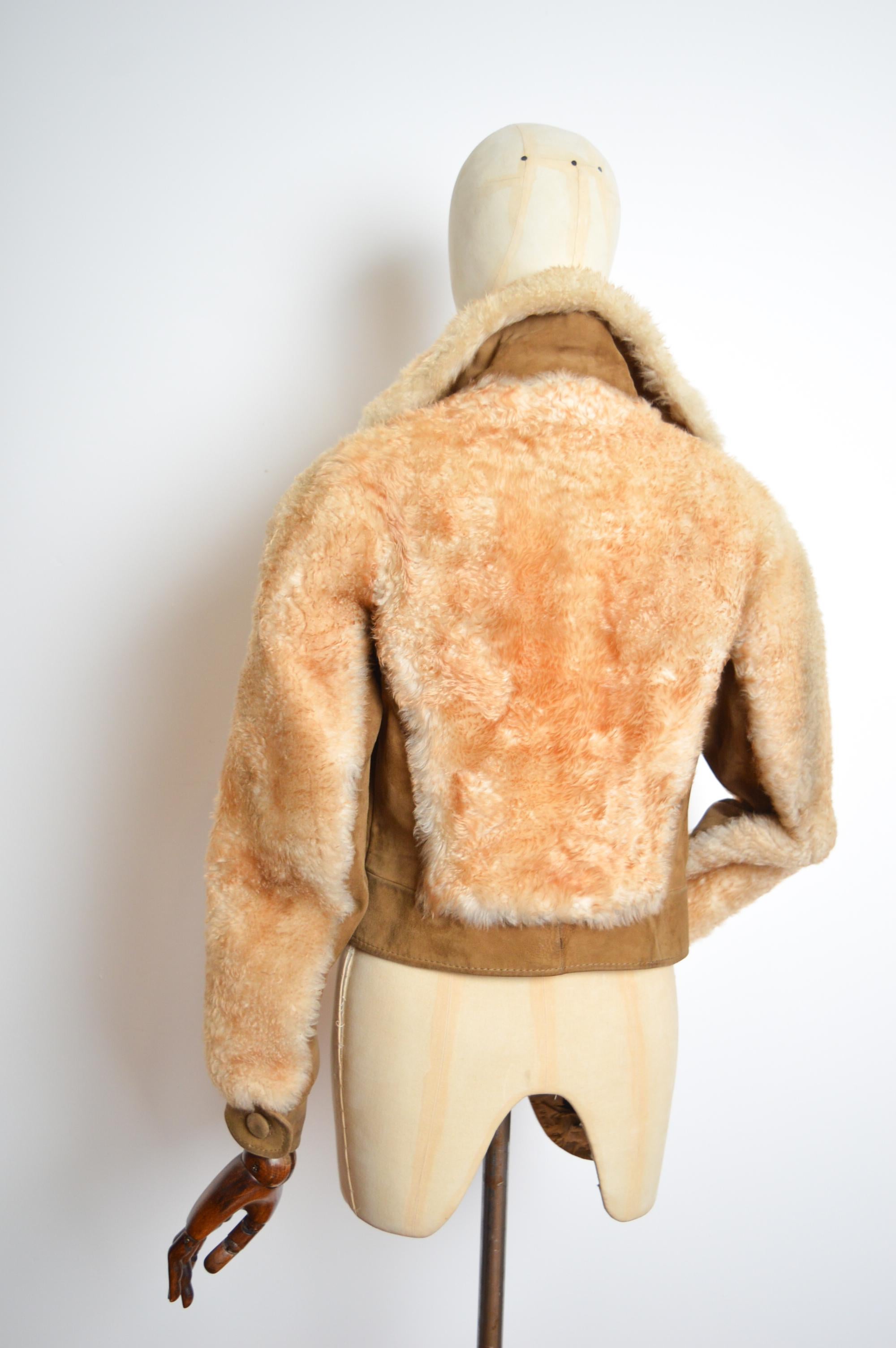 1970s Cream fluffy Shearling with Tan Suede panels Sheepskin Coat - Jacket in vendita 3