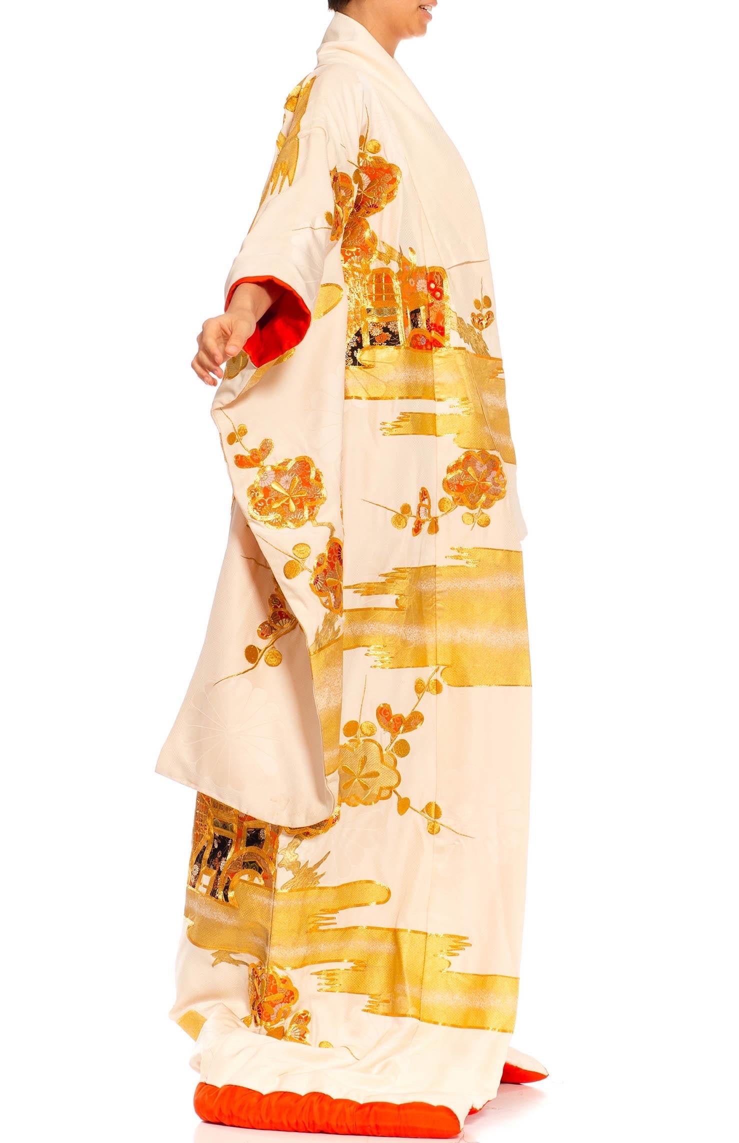 1970S Cream, Gold & Orange Hand Embroidered Silk Japanese Kimono For Sale 5