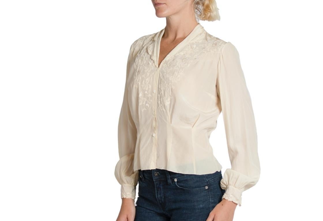 1970S Cream Silk Crepe De Chine Embroidered Haute Couture Blouse In Excellent Condition For Sale In New York, NY
